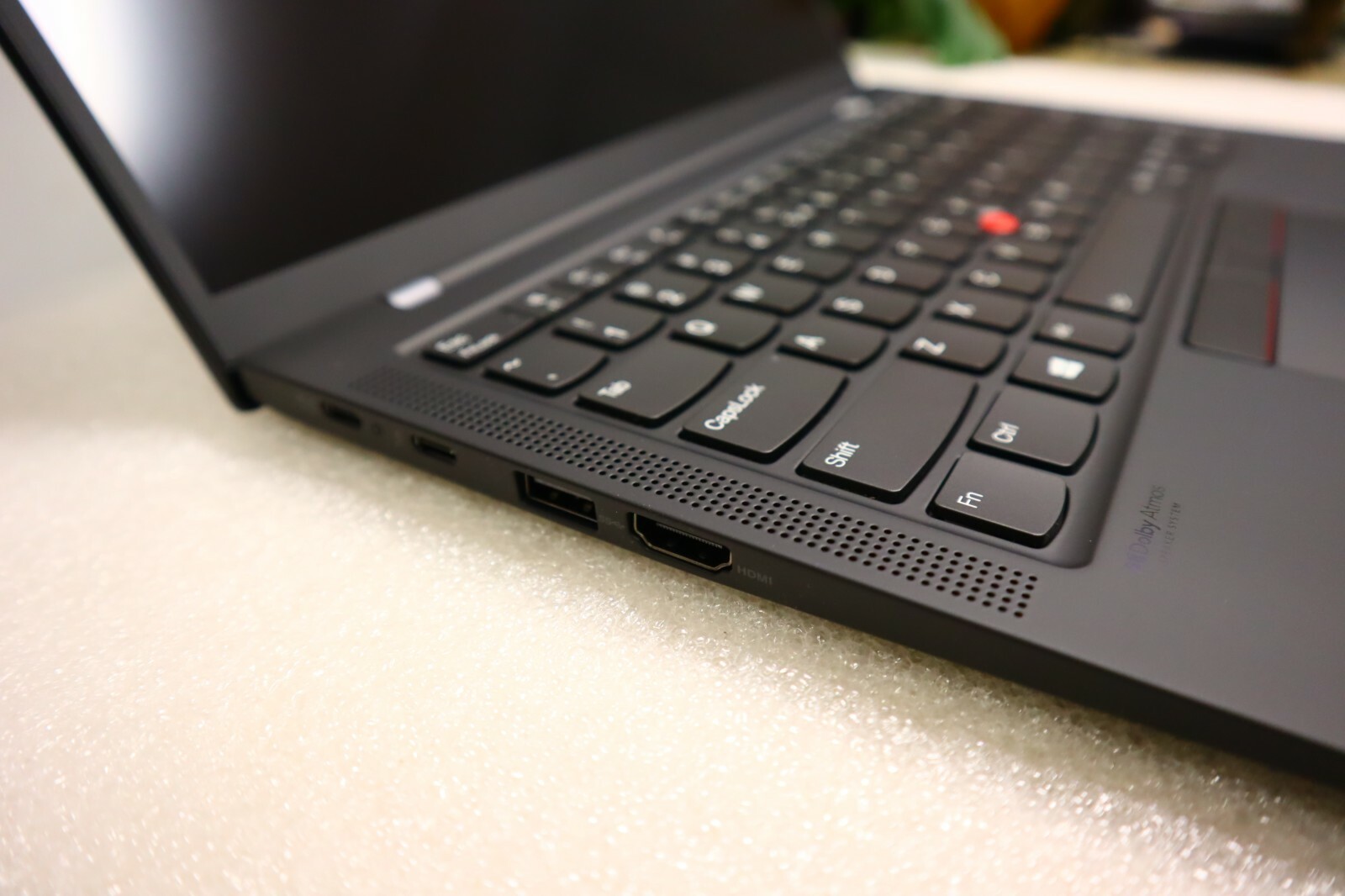 US English Lenovo Thinkpad X1 Carbon G9 5G WUXGA i5-1145G7 32GB 2TB Gar Laptop