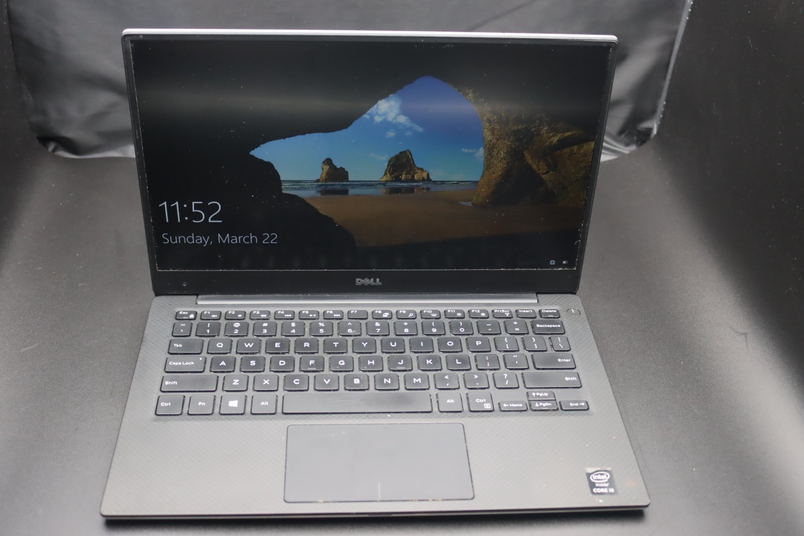 Dell XPS 13 9343, 13.3″ Intel Core i5-5200U, 4GB RAM, 128GB. Windows 10 Home