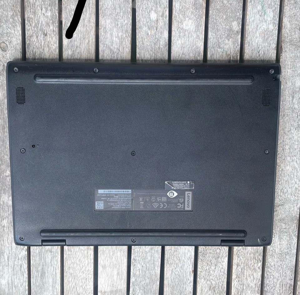 Lenovo 500e Chromebook 11.6″ Touchscreen Intel Celeron 4GB 32GB Black
