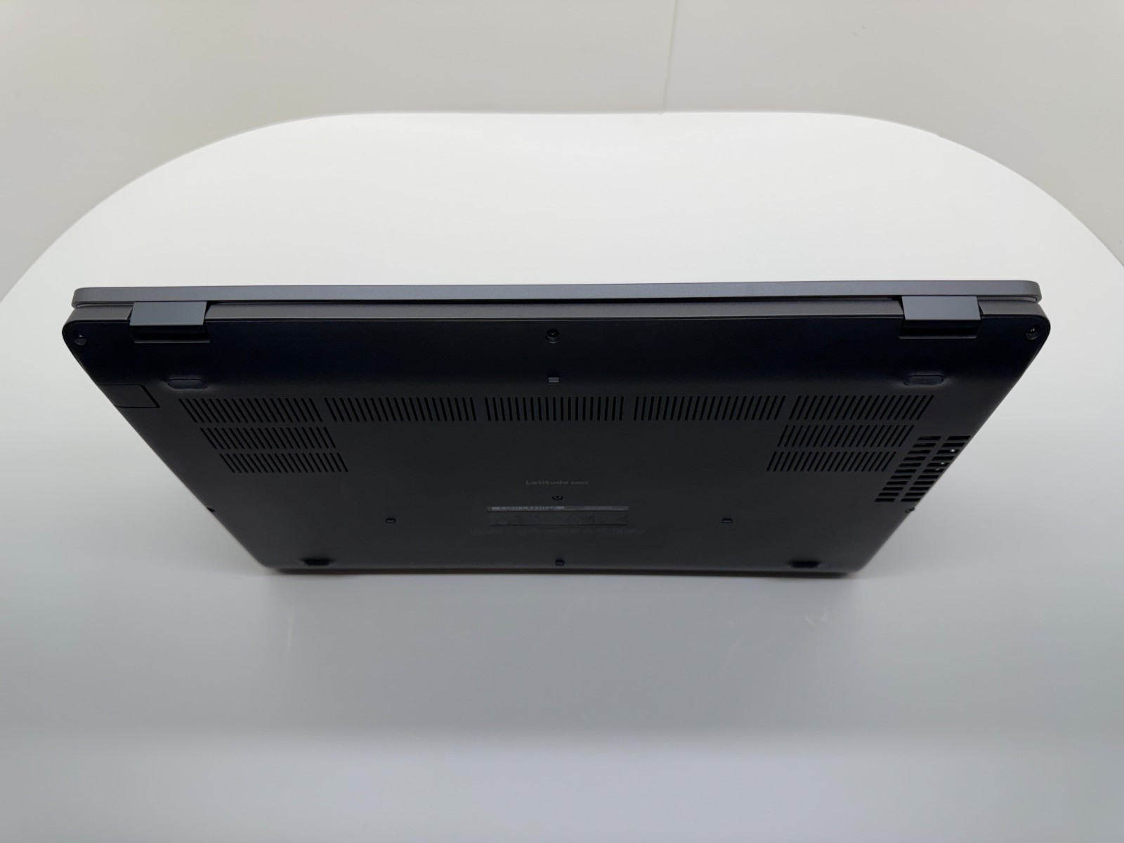 Dell Latitude 5501 15.6″ FHD i5-9400H 8GB RAM 256GB M.2 NVME SSD Win 11 Pro W/AC