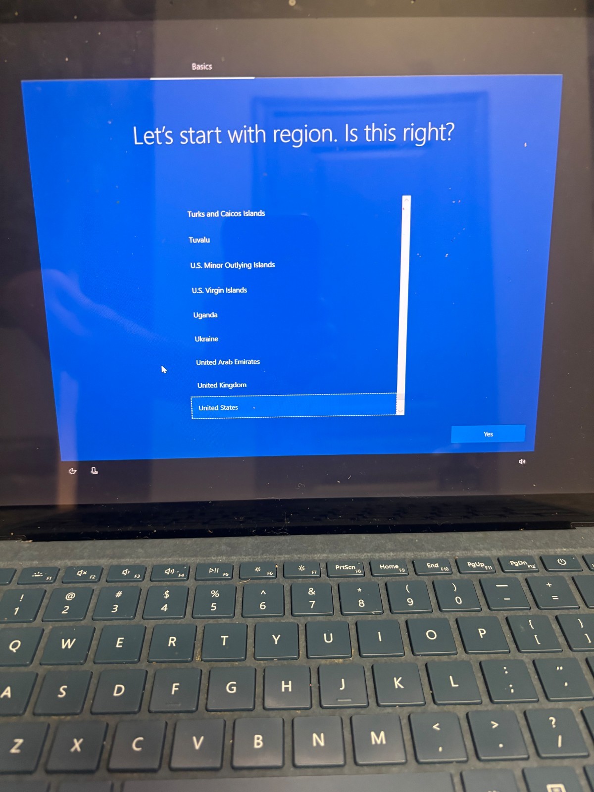 Microsoft Surface Laptop 3 13.5″ (128GB SSD, Intel Core i5 10th Gen) W/ Charger