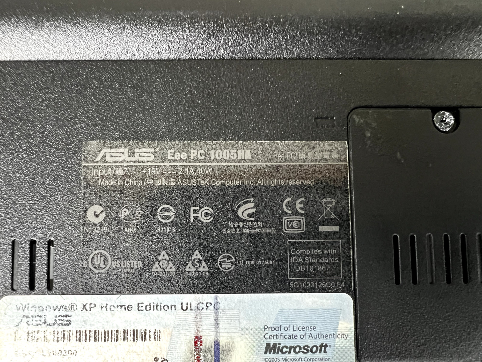 ASUS Eee PC 1005HA Netbook Atom N270 1GB RAM 160GB HDD Windows XP Home