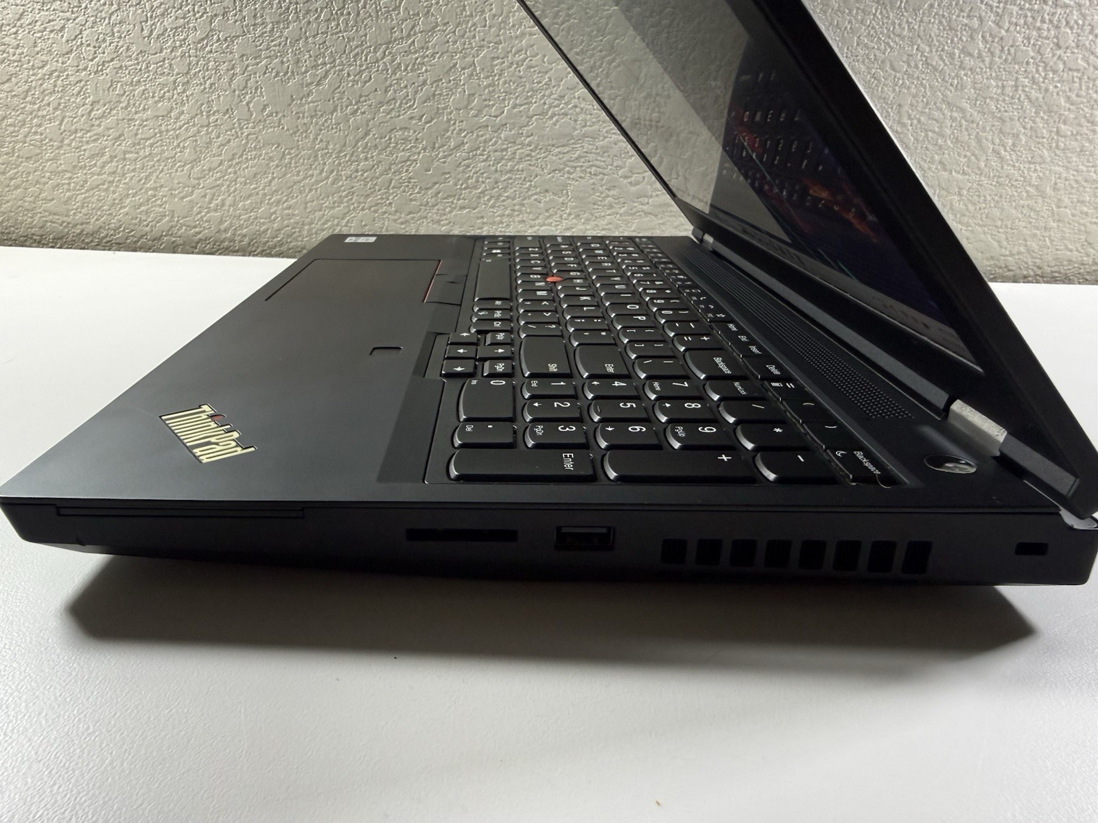 LENOVO THINKPAD P15 GEN 1 | CORE I7-10850H 512GB 8GB RAM WIN 11 NVIDIA T1000