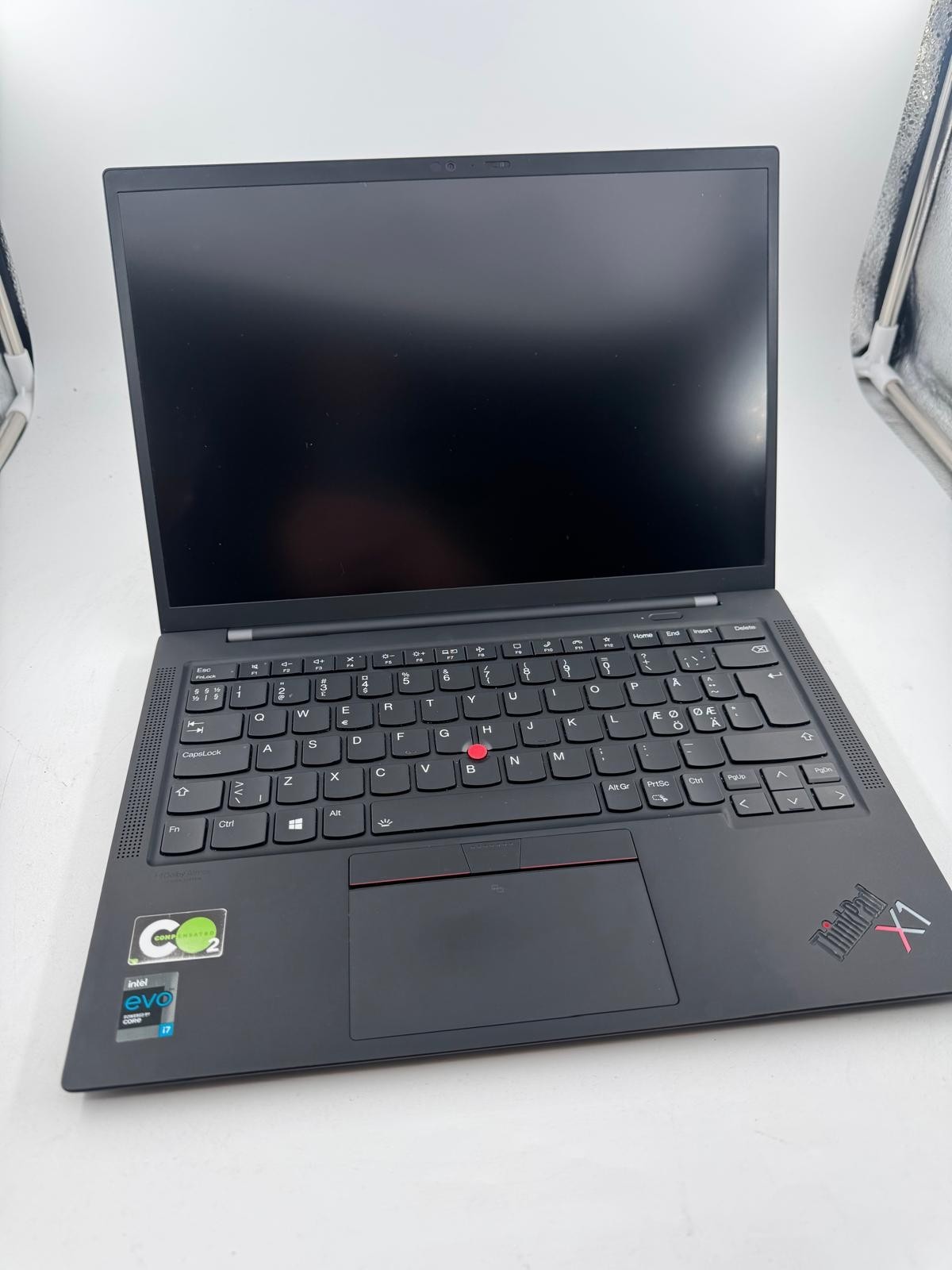 Lenovo ThinkPad X1 Carbon G9 14″ (512GB SSD, Intel Core i7-1185G7, 3.00GHz, 16GB
