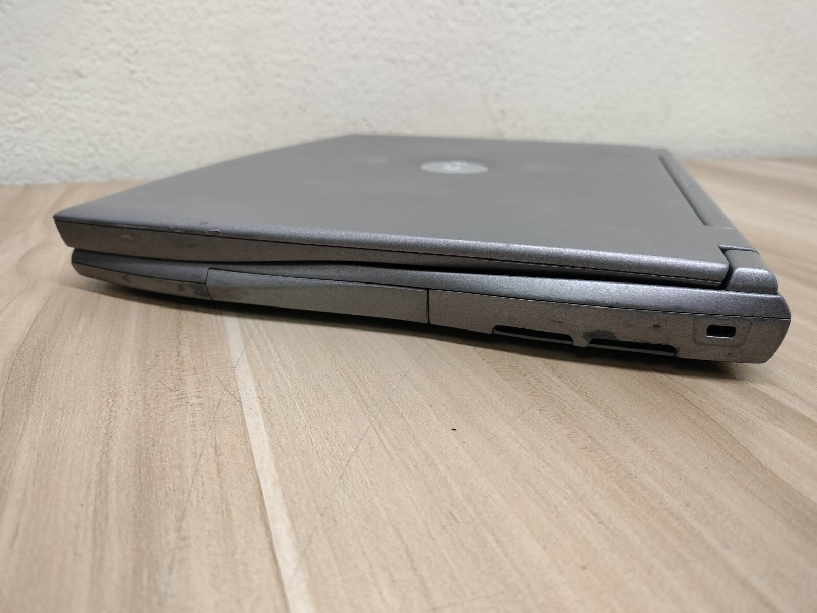 VINTAGE Dell Latitude C400 12.1″ Pentium III *SOLD AS-IS*UNTESTED*
