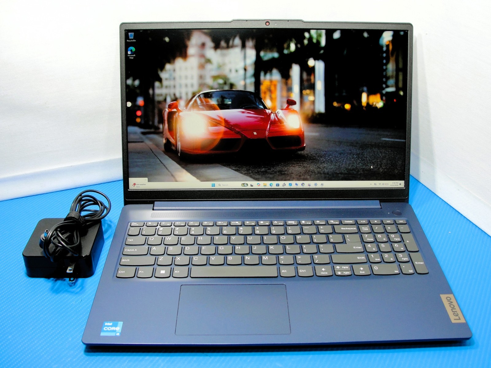 Lenovo IdeaPad Slim 3 15IAN8 15.6” FHD i3-N305 1.8GHz 8GB 256GB SSD Win11Home