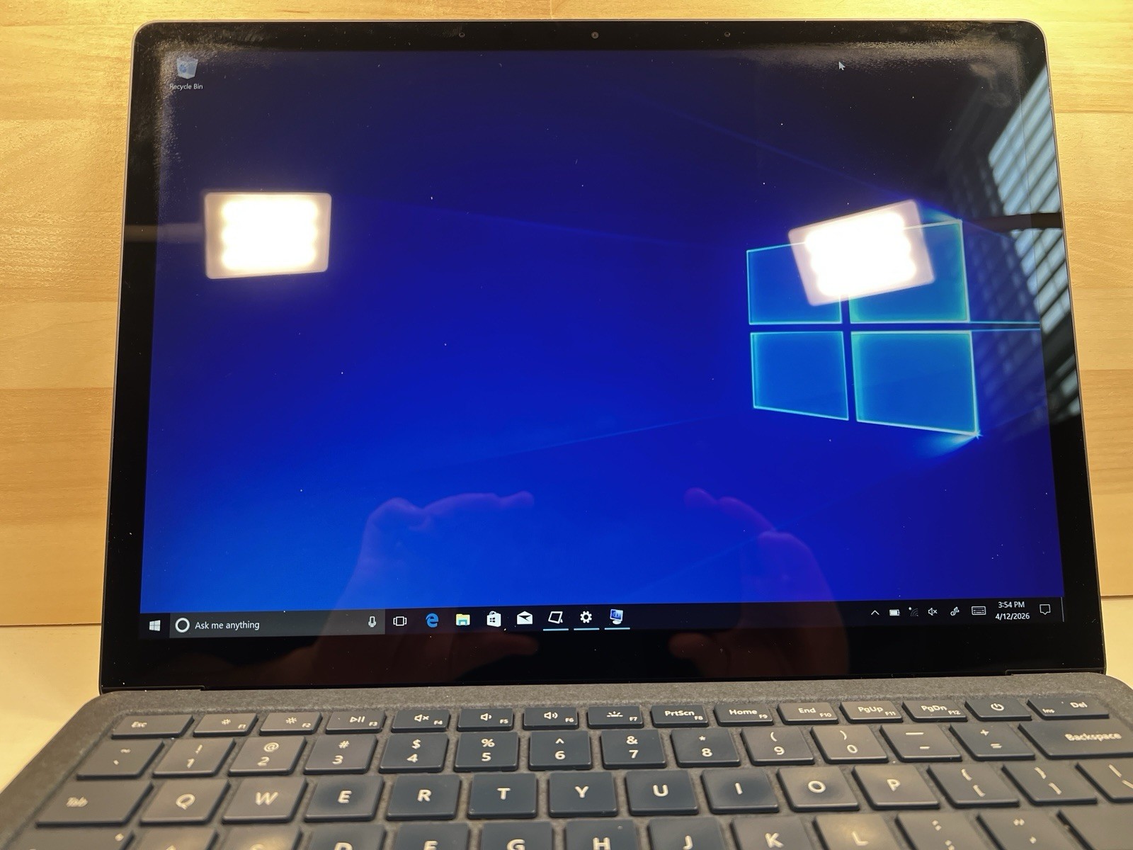 Microsoft Surface Laptop 13.5 inch (256 GB, Intel Core i7 7th Gen., 2.50 GHz,, 8