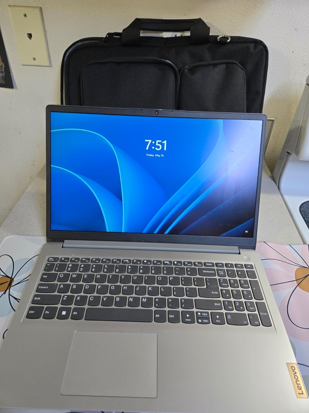 Lenovo Touch Screen Laptop 15.6 inch screen. Color: grey Cloud