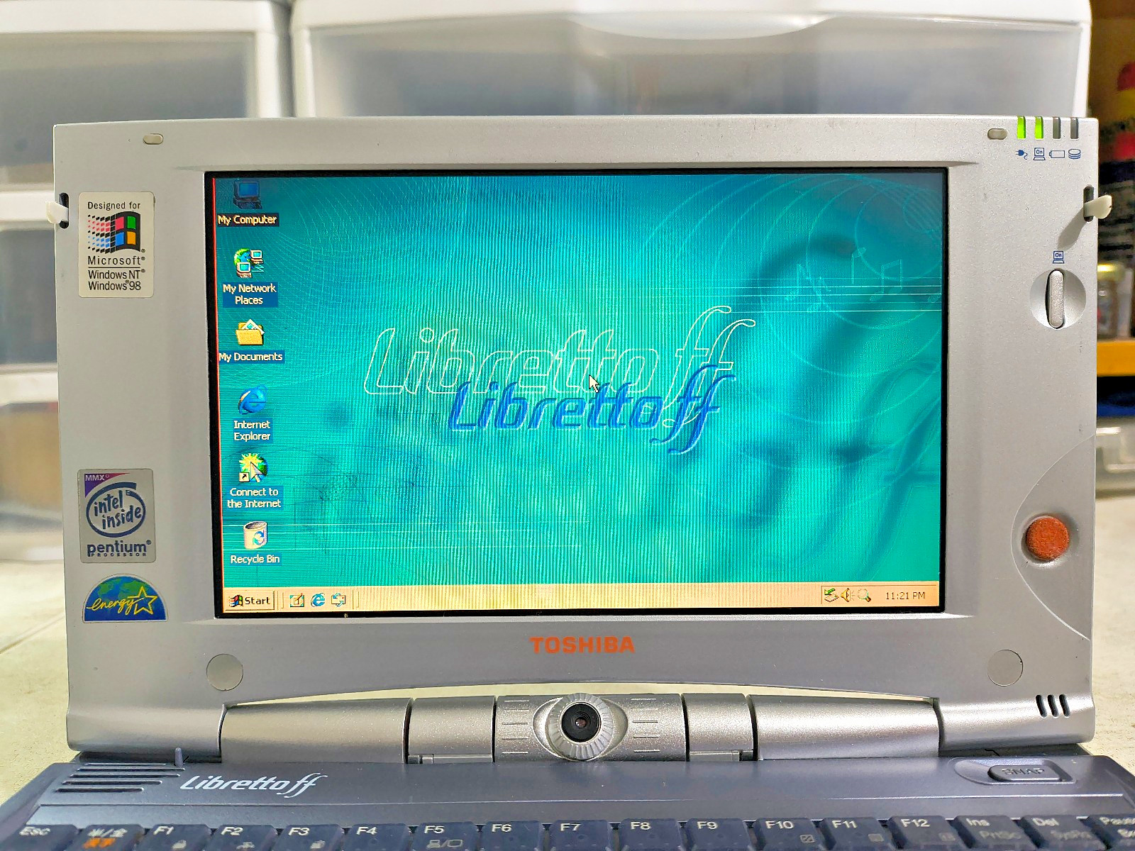 Toshiba Libretto ff1100v Intel P266MHz 96MB, 100GB HD Win2K CD-ROM Floppy RARE