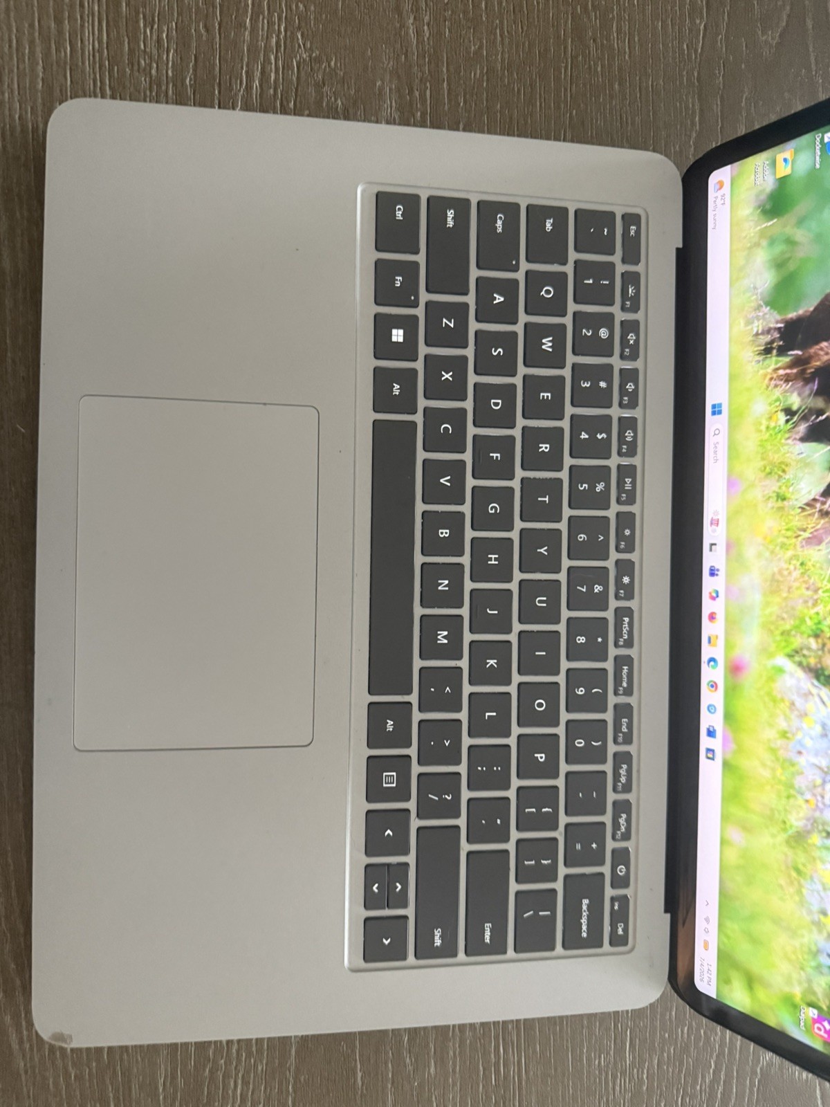 Surface Laptop Studio 14.4″ Touchscreen i5-11300H 16GB RAM 256GB SSD Win 11 Pro