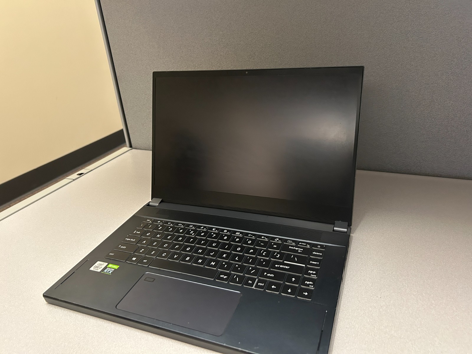 BOXX GoBOXX G2521 15″ i7-10875H 64GB RAM Quadro RTX 3000 No SSD As-Is Laptop