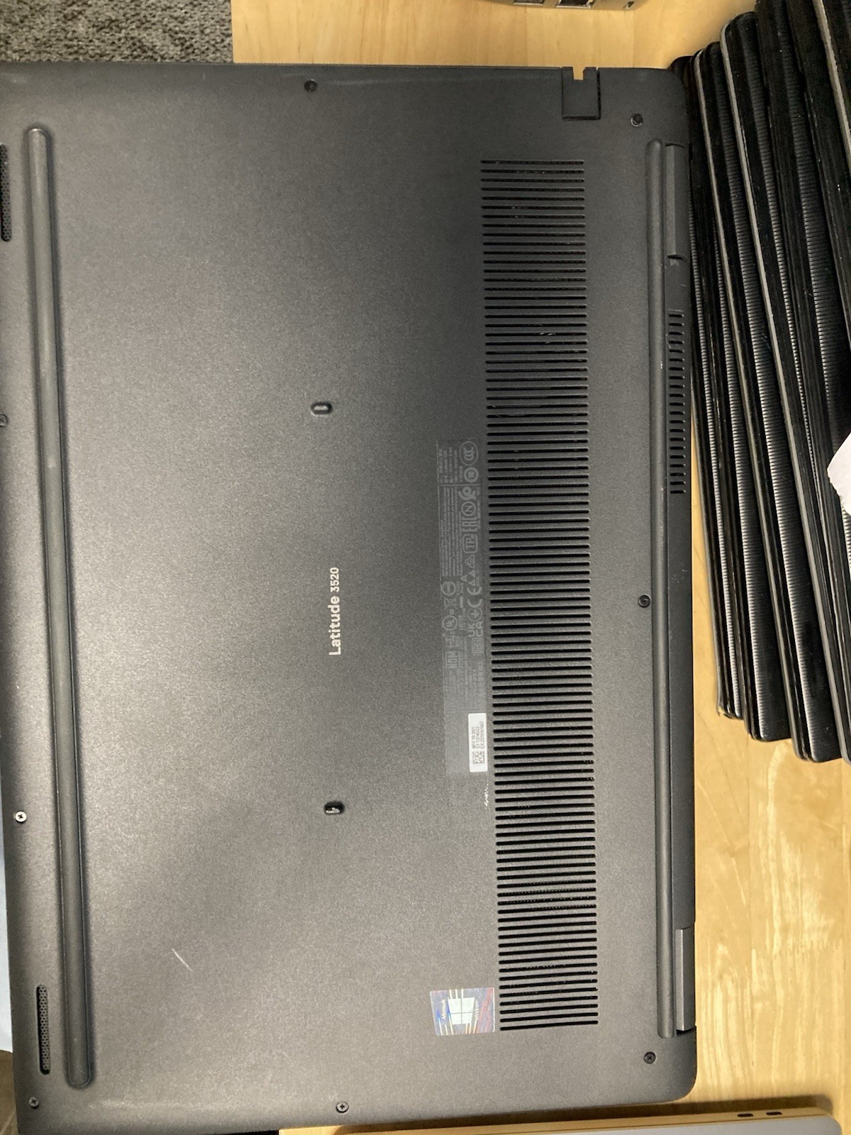 Dell Latitude 3520 15.6″ i5-1145G7 2.60 GHz 8 GB RAM No SSD/OS/AC – READ