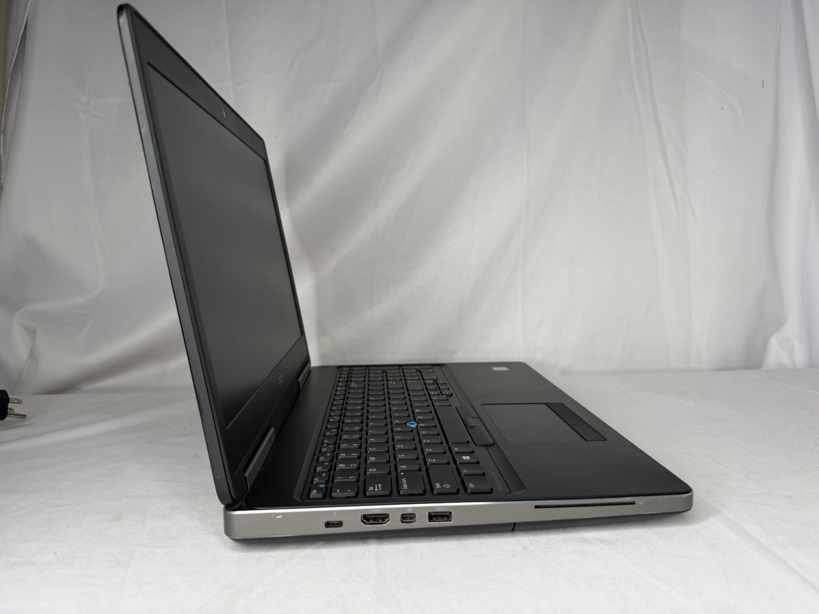Dell Precision 7520 i7-6820HQ 48GB RAM 512GB SSD Quadro M2200 4GB Win 11 Pro