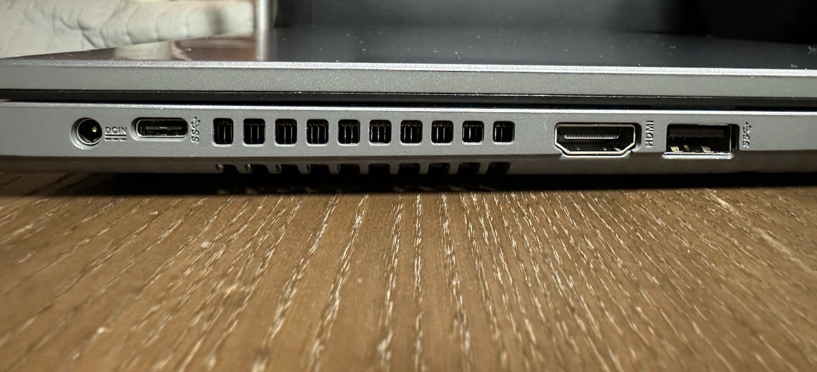 ASUS VivoBook 15 R565EA-UH31T | i3-1115G4 | 12GB RAM | 512GB SSD | Win 11 Home