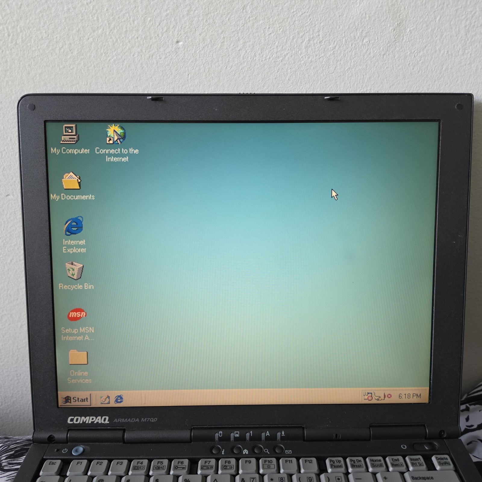 13.3″ Vintage COMPAQ ARMADA M700 Laptop – Intel Pentium III – 384MB RAM 10GB HDD