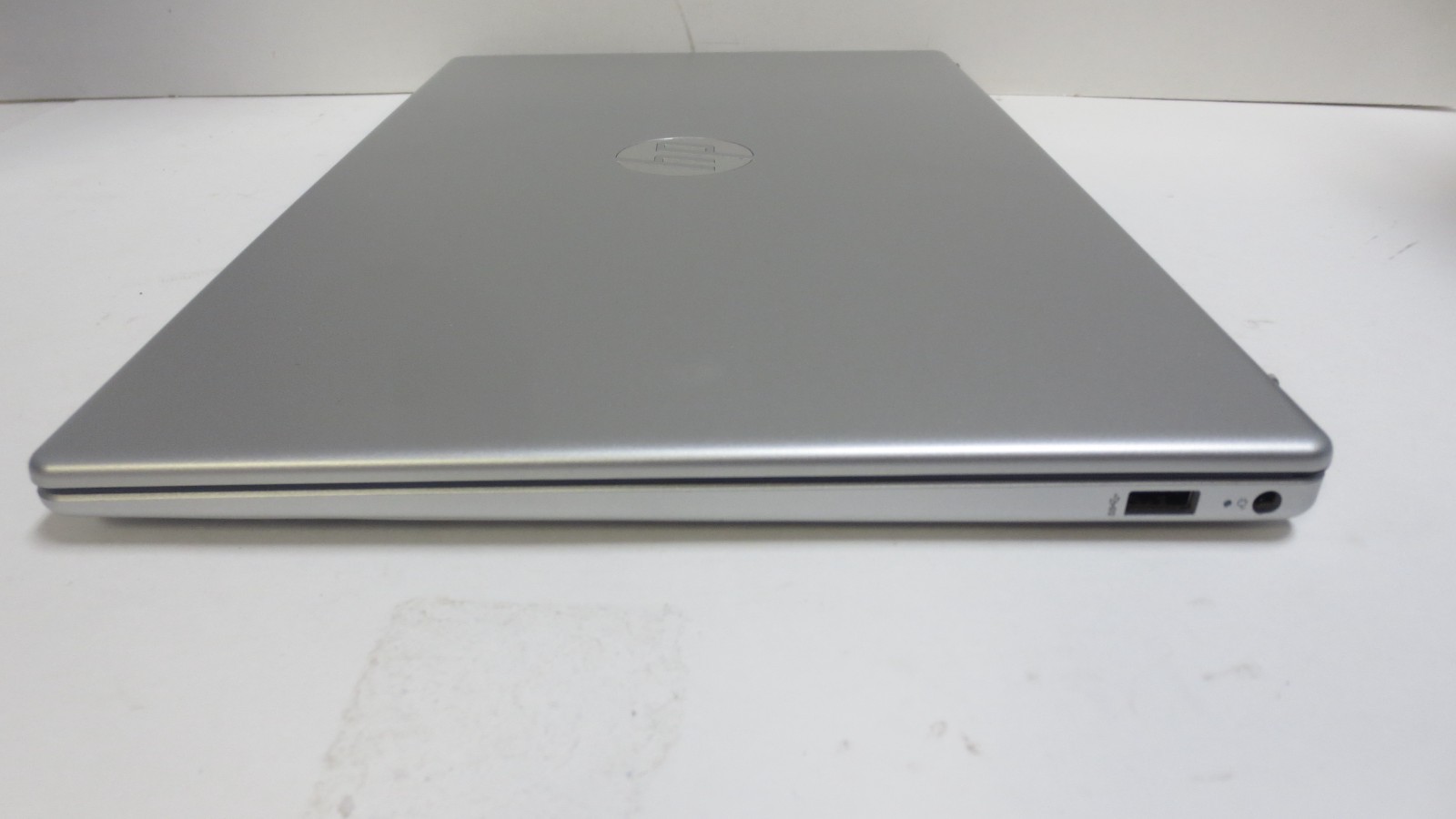 HP Laptop 15-FD0084WM 15.6″ Intel N200 1.0GHz 4GB RAM 128GB SSD win 11