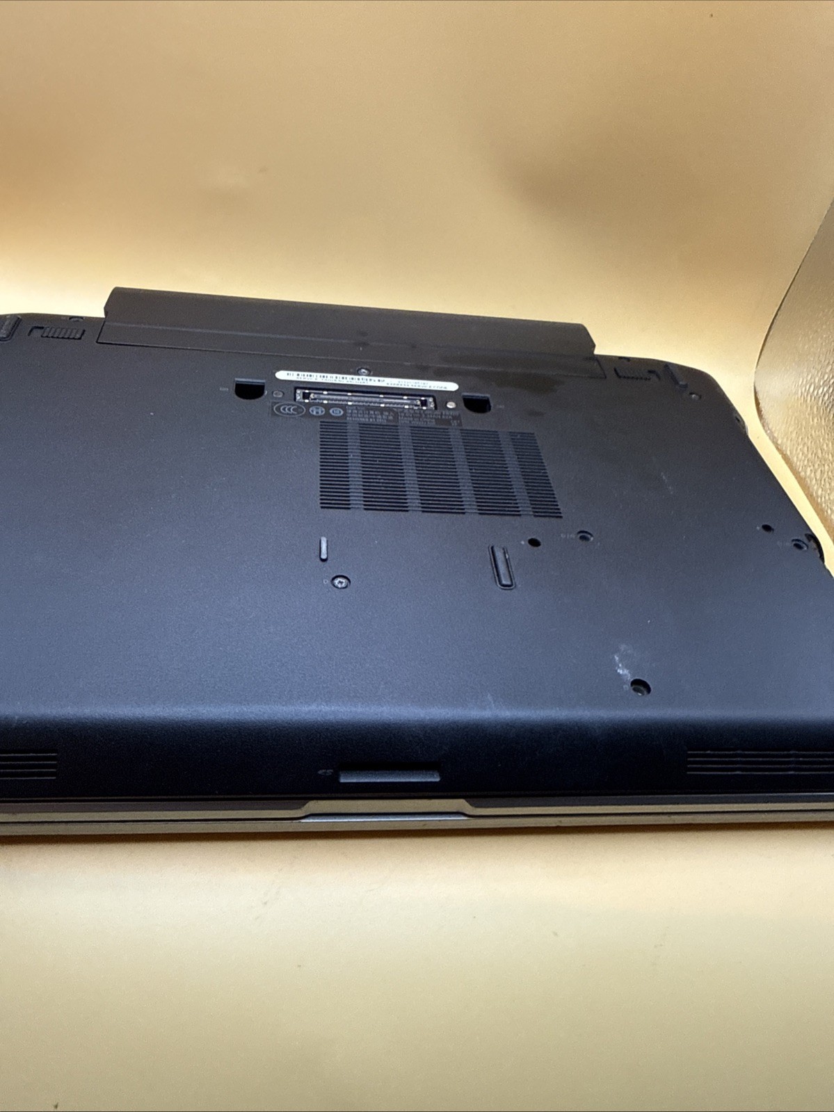 DELL LATITUDE E6320 Laptop w/ Intel Core i5-2520M 2.50 GHZ + 8 GB Parts Only