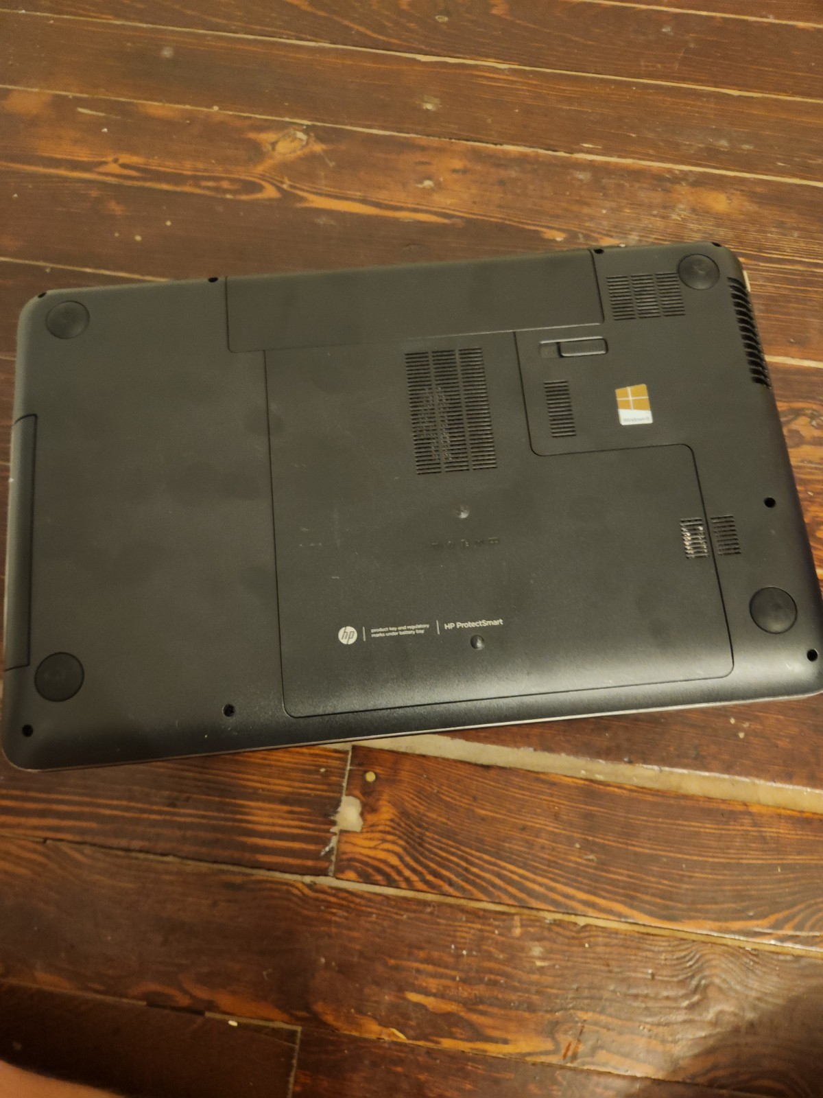 HP Pavilion 17″ Notebook Intel Core i5 8th Gen Silver Windows 8 Charger