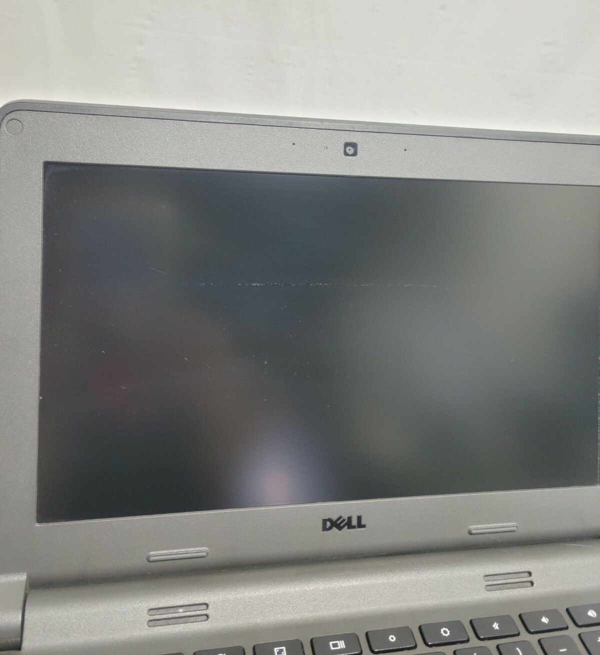 dell p22t chromebook 11p22t001 laptop grey 2.16Ghz intel celery USED.