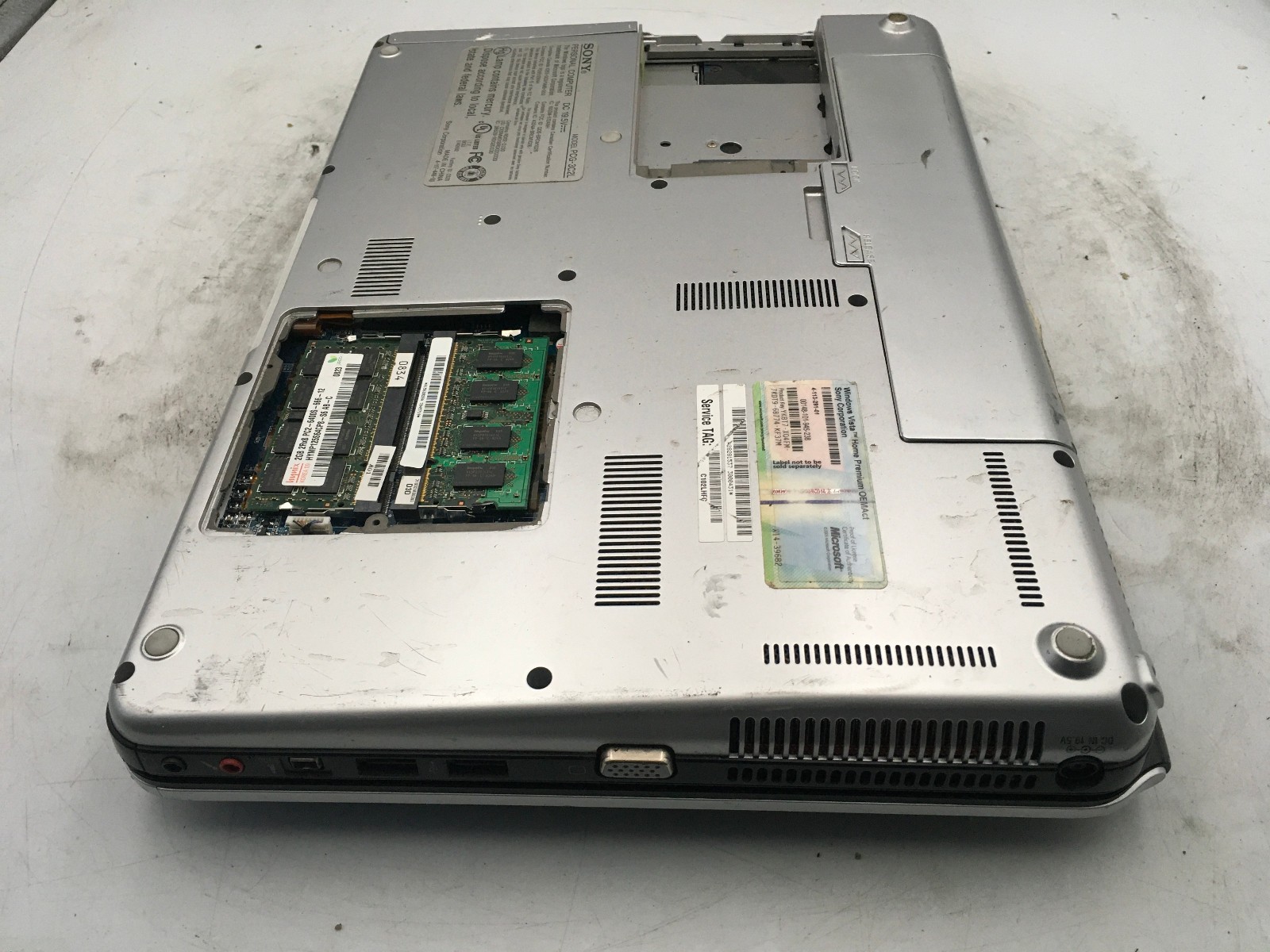 SONY VAIO PCG 3C2L – FOR PARTS/REPAIR – INTEL CENTRINO T5800 – 4GB RAM -READ- BB