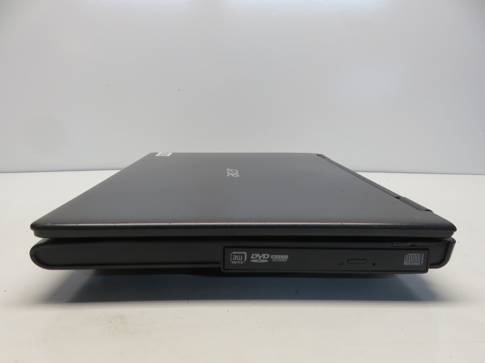 Acer Aspire 5515 AMD Athlon Processor 2650e 1.6 GHz 1GB NO HDD No Batt READ