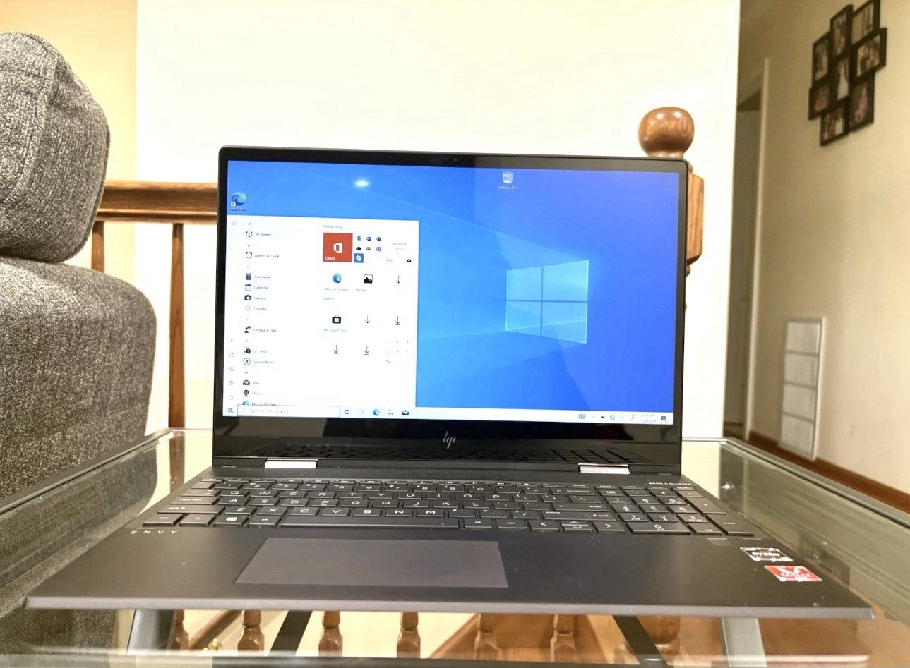 Hp Envy X360/ Ryzen 5 3500 U/ 8ram/ 256 SSD/Win 10pro/ Touch/ Charger Included