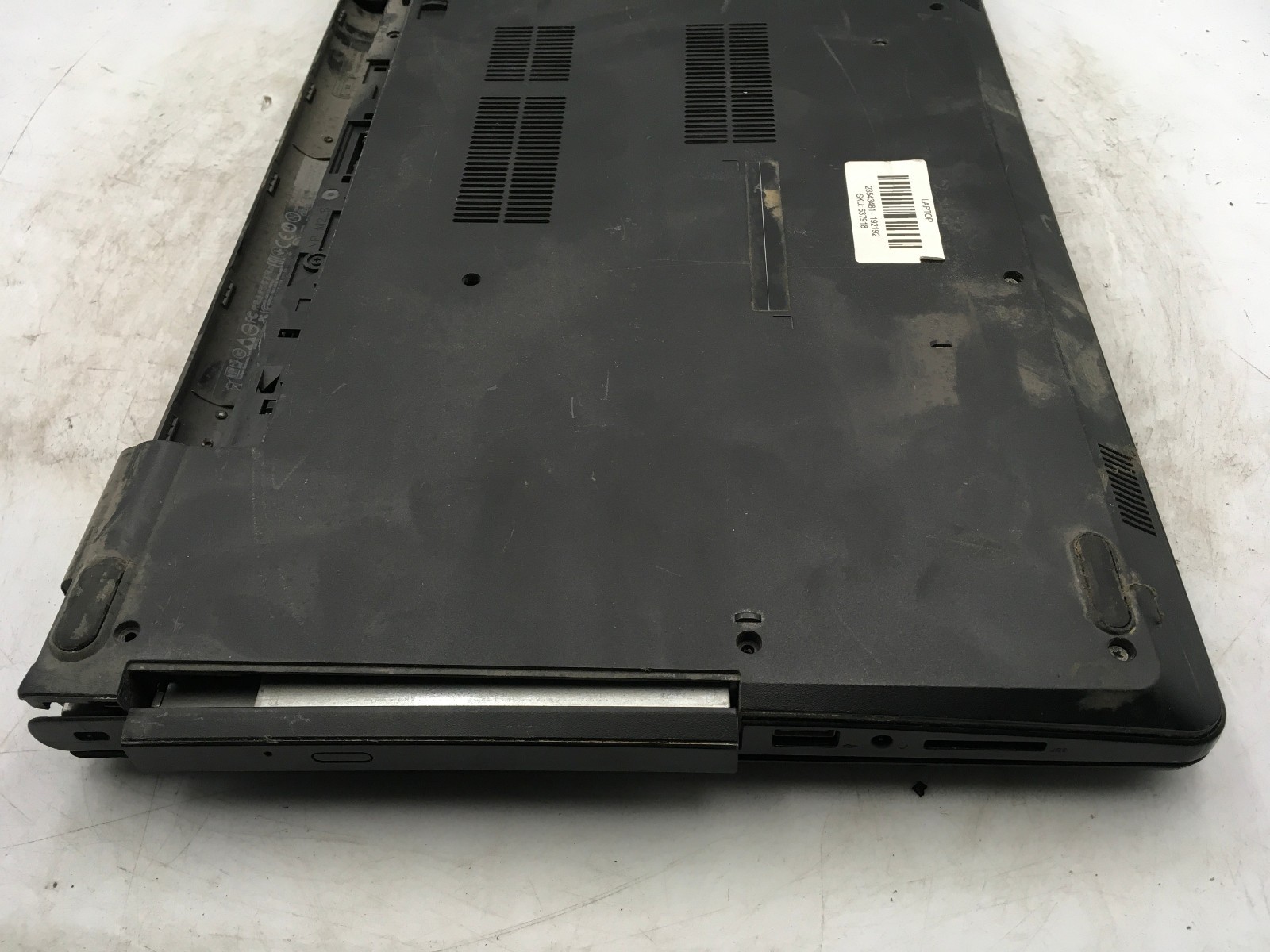 DELL INSPIRON 15 3567 – FOR PARTS/REPAIR – INTEL i3-7020U – NO RAM – 15″-READ-BB