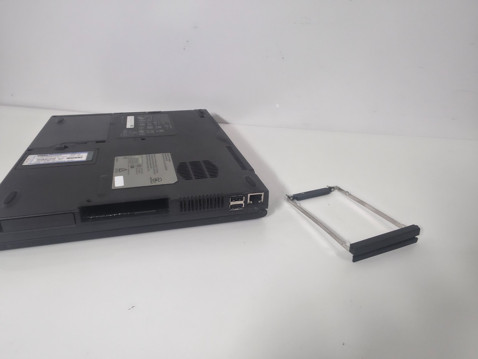 Vintage Compaq Evo N600c 14″ Laptop | Pentium III-M 866MHz | Boots to BIOS