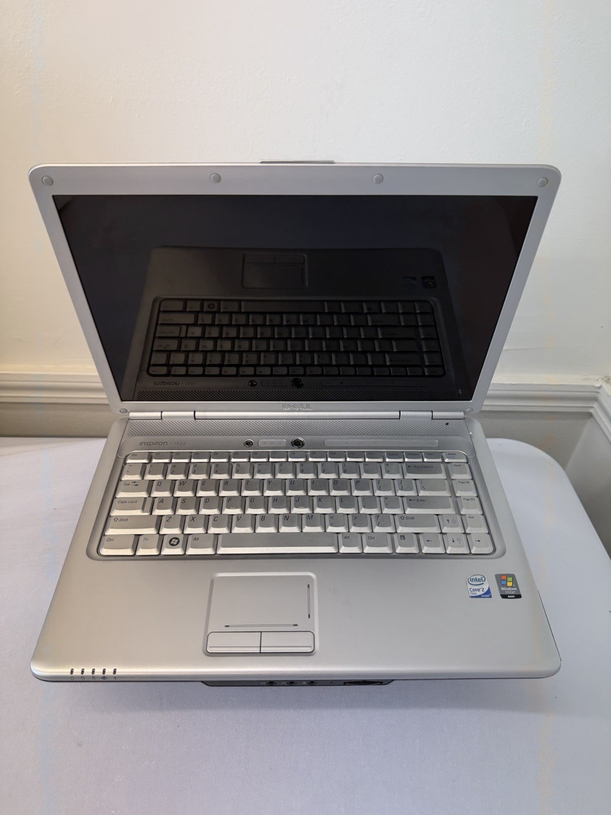 Dell Inspiron 1525 Laptop – Good Screen – Intel Duo 06FD – RAM 4GB – Read Des