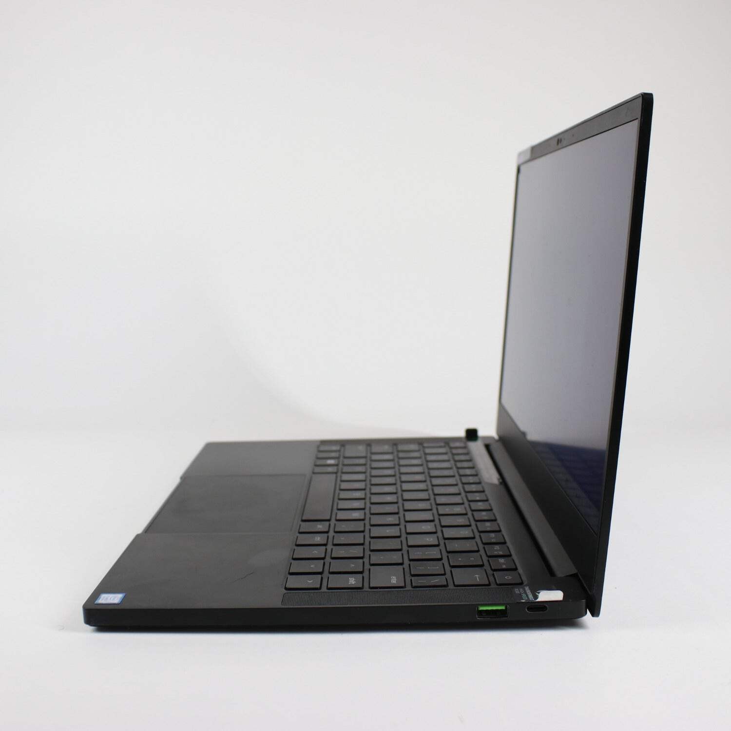 Razer Blade Stealth RZ09-0281 13.3″ i7-8565U 16GB RAM 256GB SSD GeForce MX150