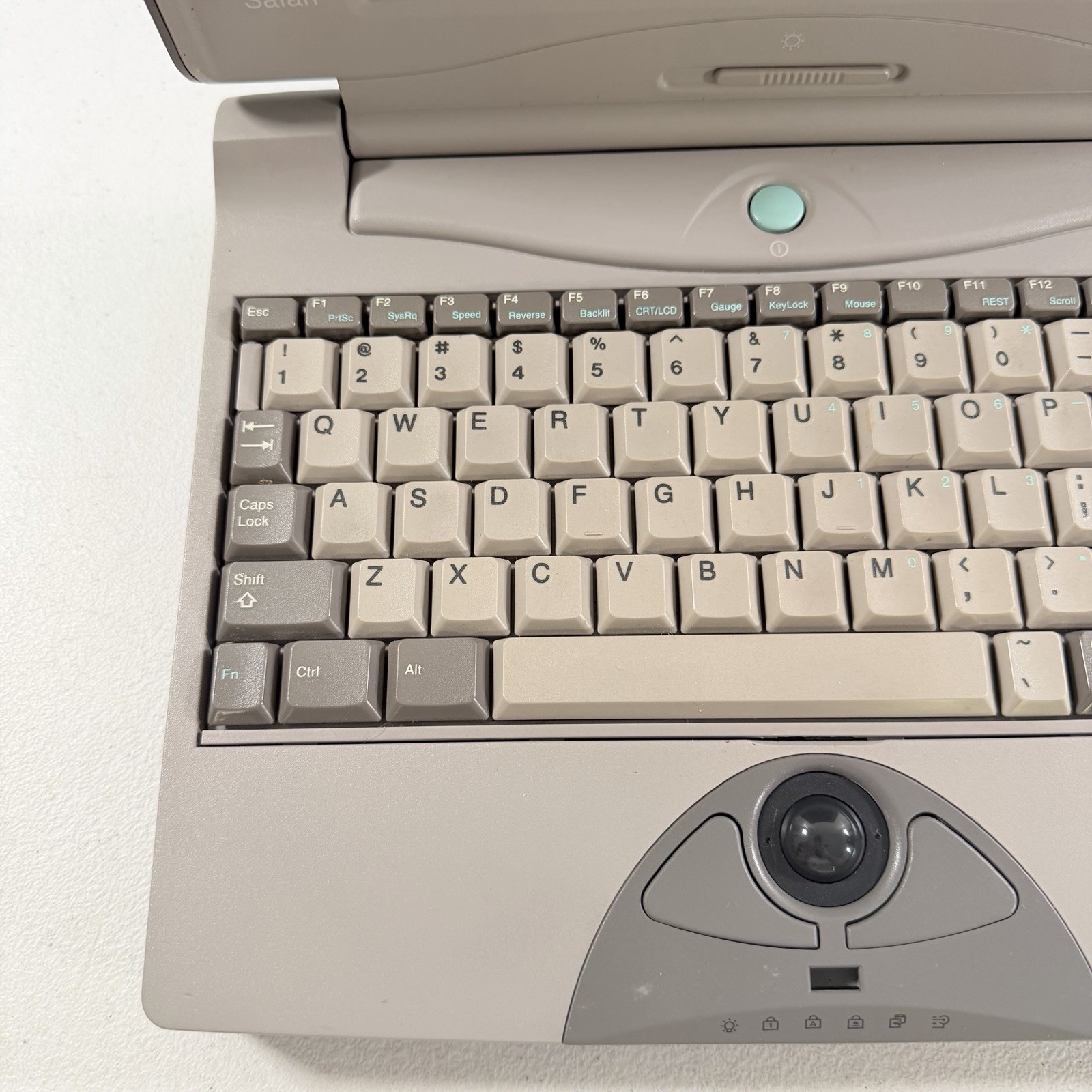 Vintage Retro AT&T Safari 3151 Laptop Computer POWERS ON NO BOOT DEVICE READ