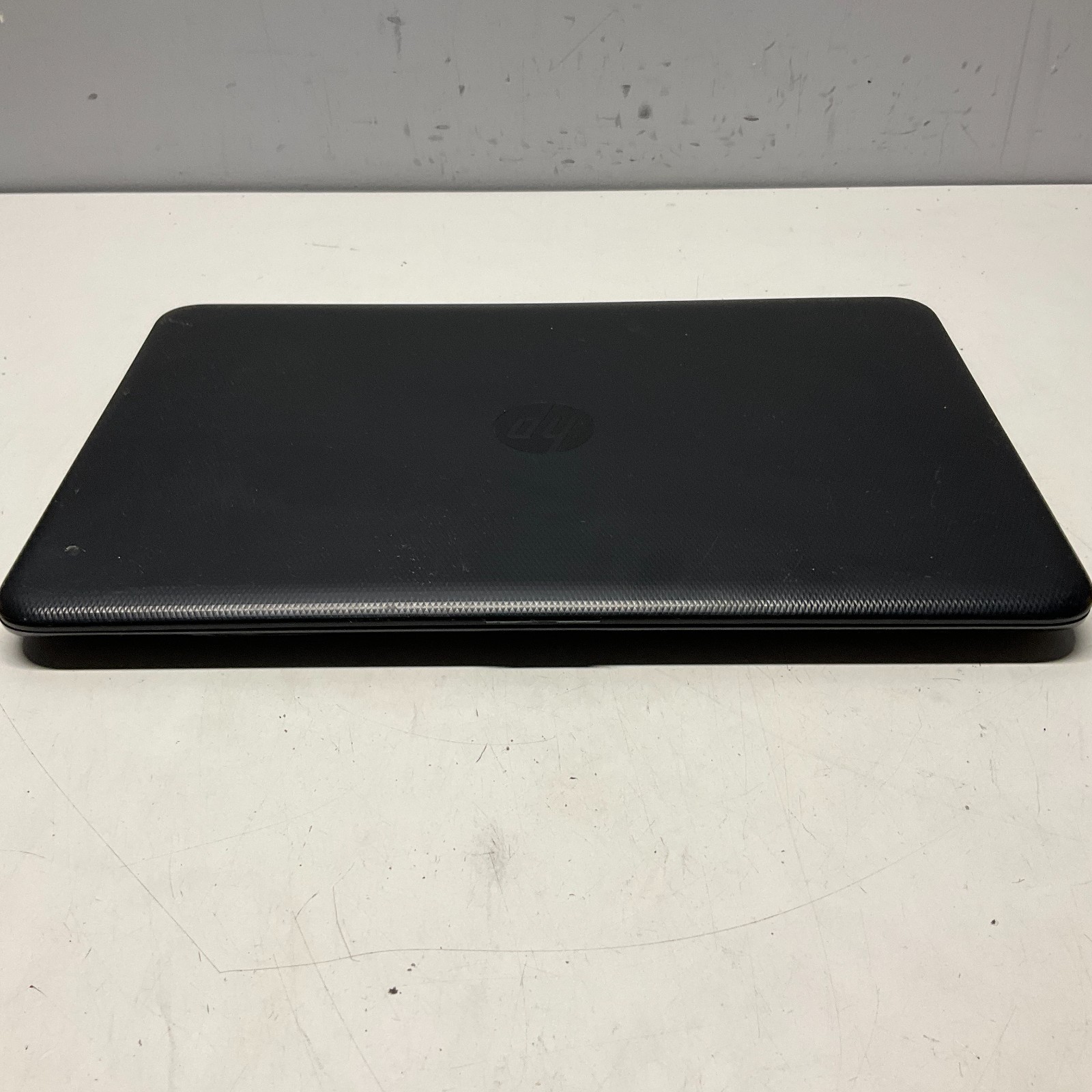 HP Laptop 15-ac121dx Intel i3-5010U 2.10GHz 6GB 1TB HDD Windows 10 Pro