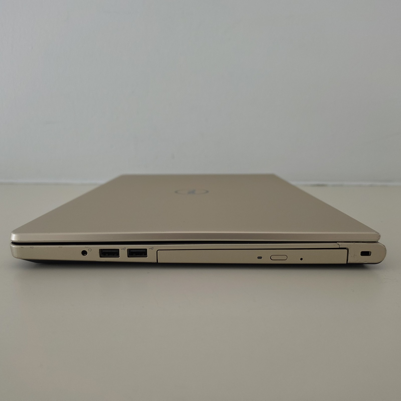 15.6″ DELL Inspiron 5555 Laptop – A8-7410 – 12GB RAM – 500GB HDD – Ion Gold