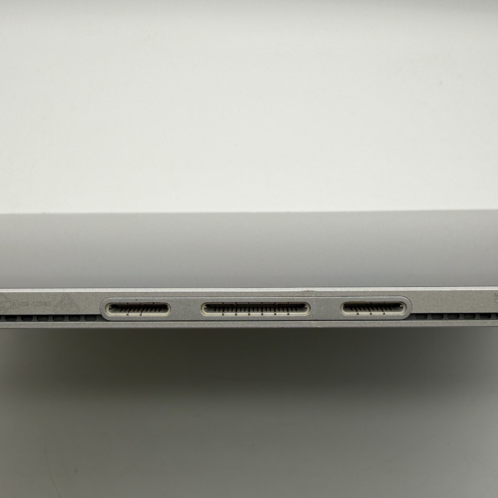 Microsoft Surface Book 2 1832 13.5″ i5-8350U 1.7GHz 8GB RAM 256GB SSD NOkeyboard