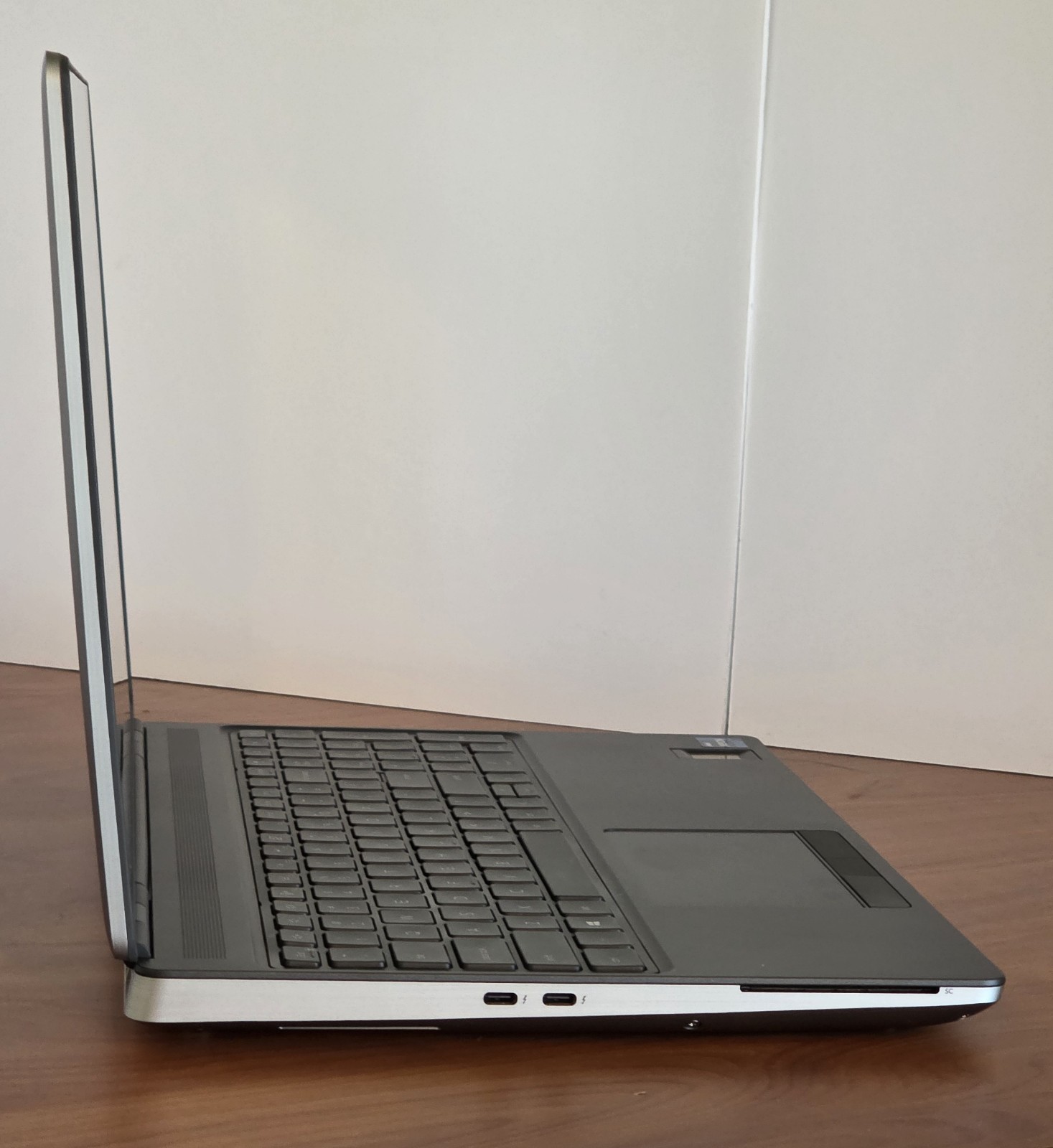 Dell Precision 7560 Mobile Workstation – Xeon / 128GB RAM / 6TB NVMe / RTX A2000