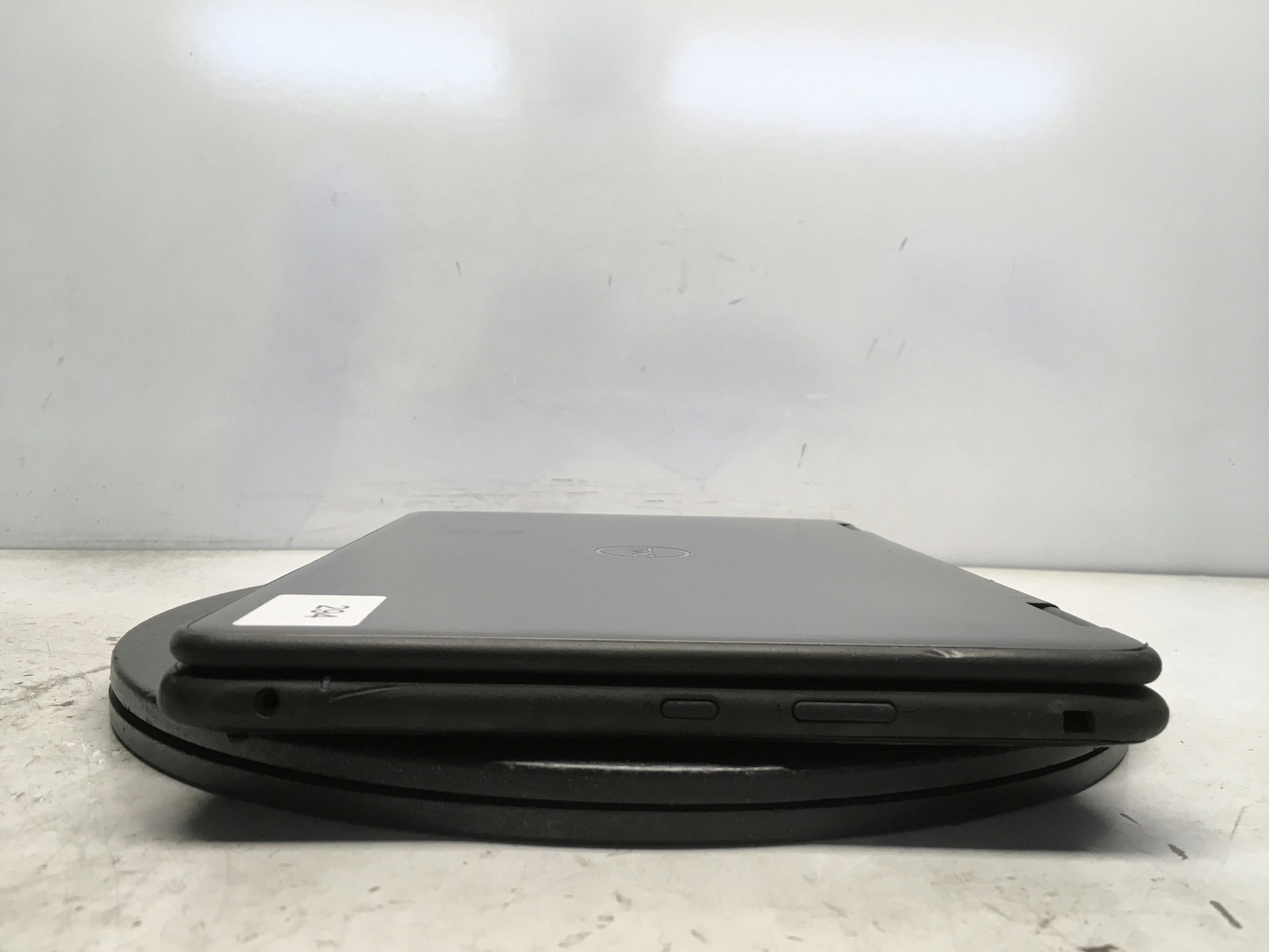 Dell Latitude 3190 2-In-1 Intel Pentium Silver N5000 1.1GHz 4 GB NO HDD