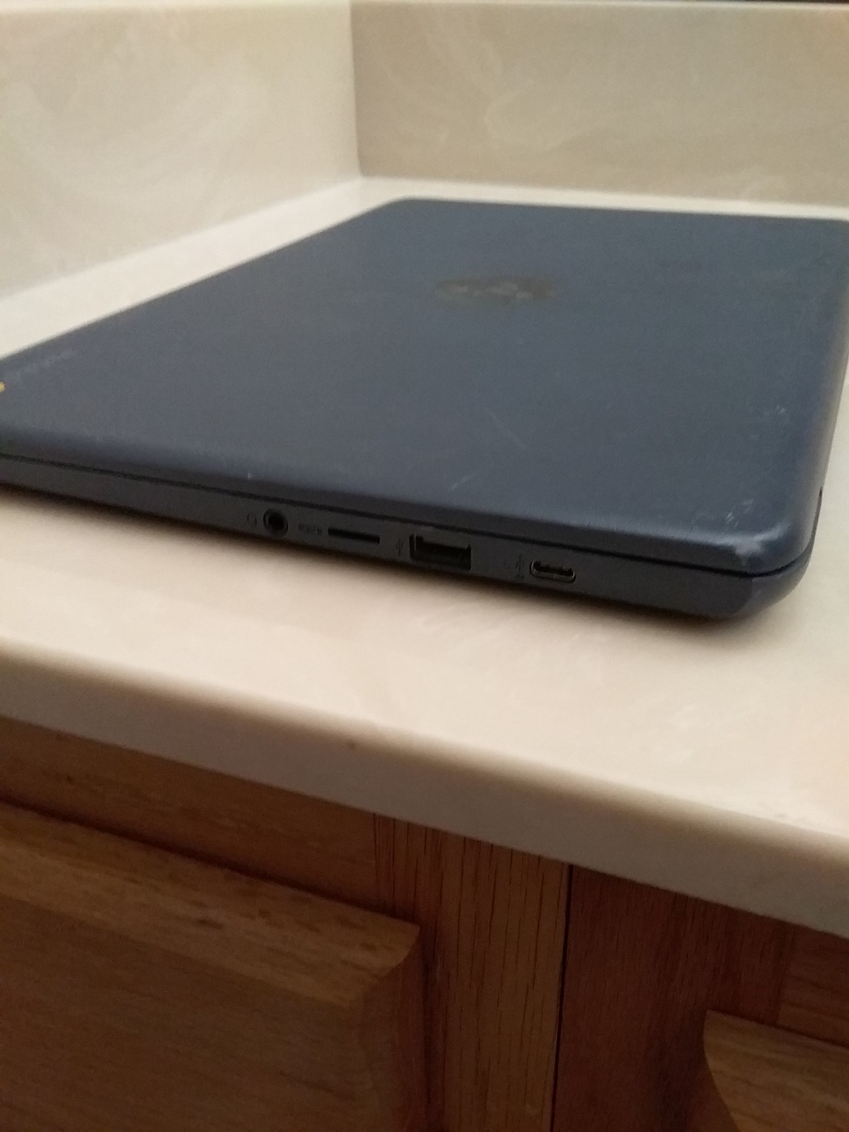 HP Chromebook 14-db0043wm 14″ 32GBeMMC 4GB Mem Chrome OS AMD A4 1.5Ghz
