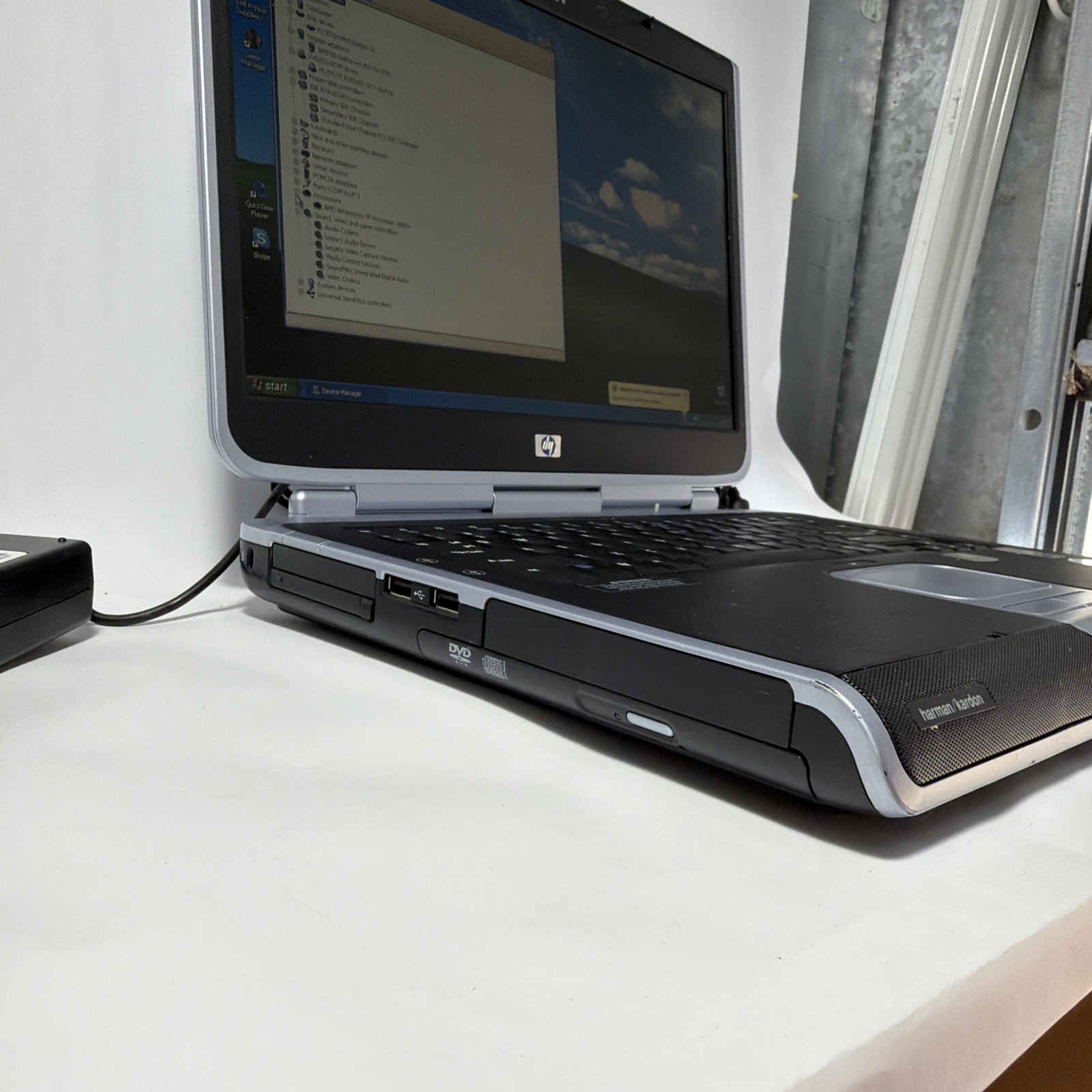 Vintage HP Pavilion zv5000 Windows XP Laptop (Athlon 3000, 512mb, GeForce 420)