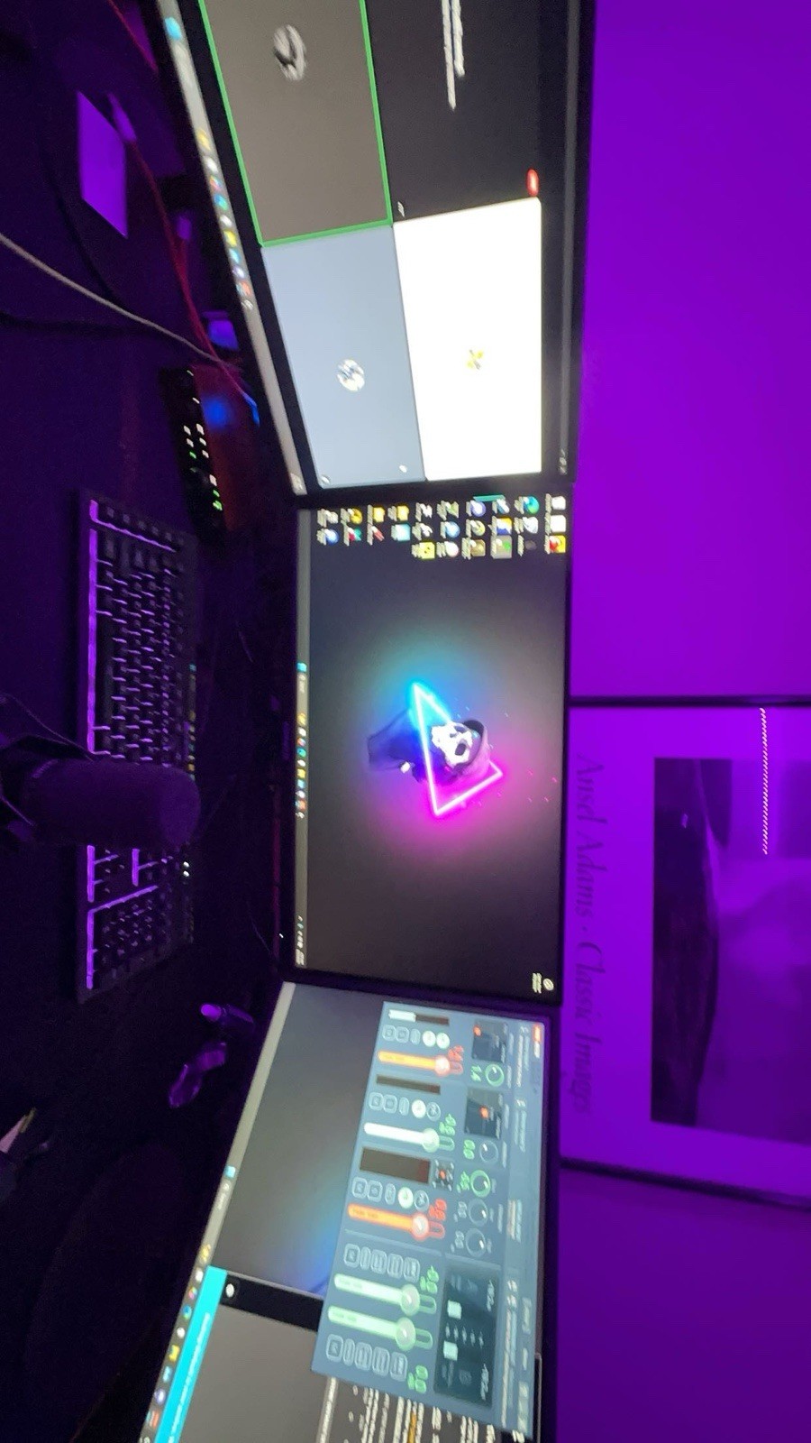 Dell Alienware M16 R1 RTX 4070 Laptop With 3 Monitors