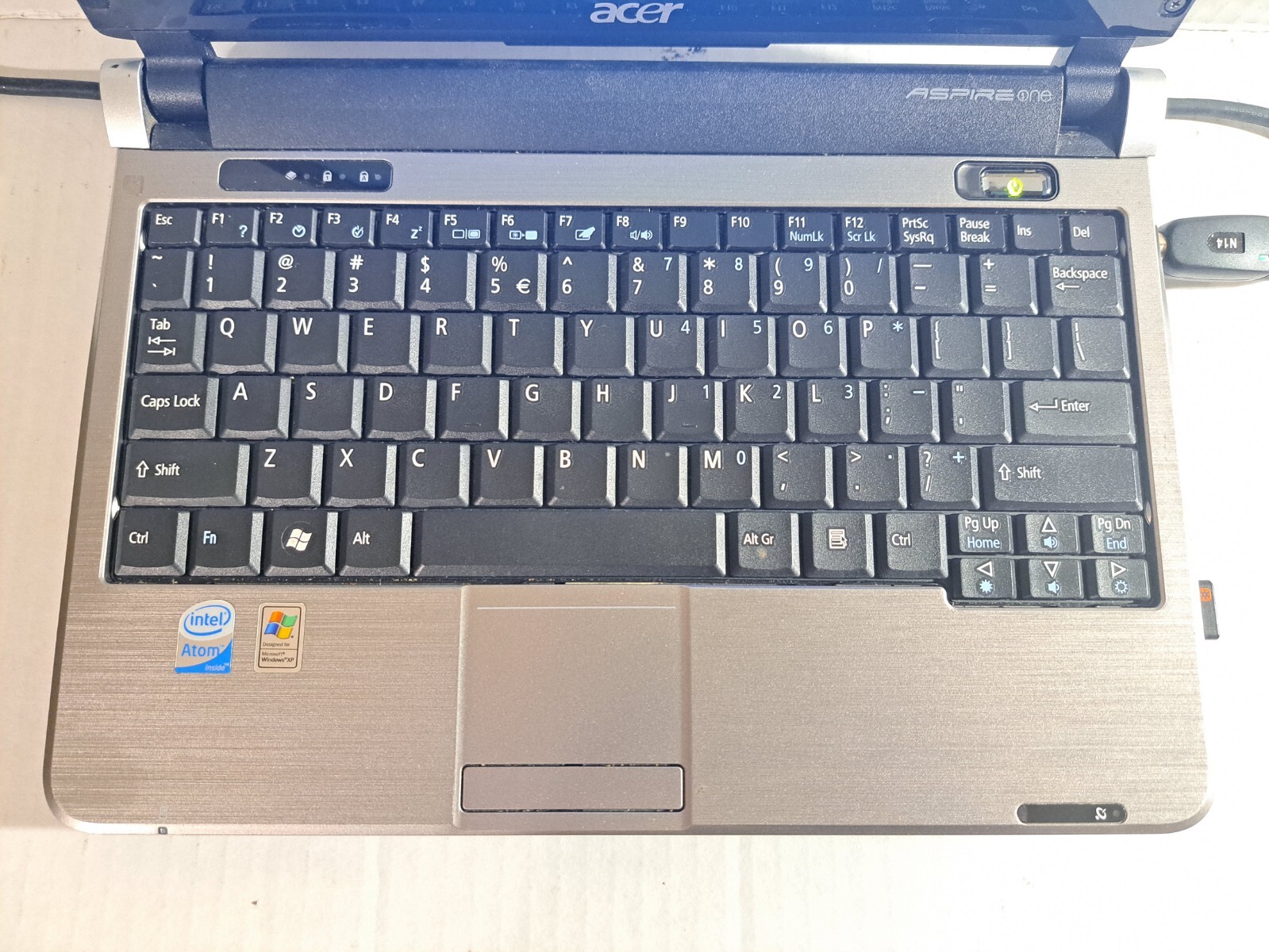 ACER ASPIRE ONE KAV10 LAPTOP PC INTEL 1GM RAM 320GB HDD WINDOWS XP PARTS ONLY
