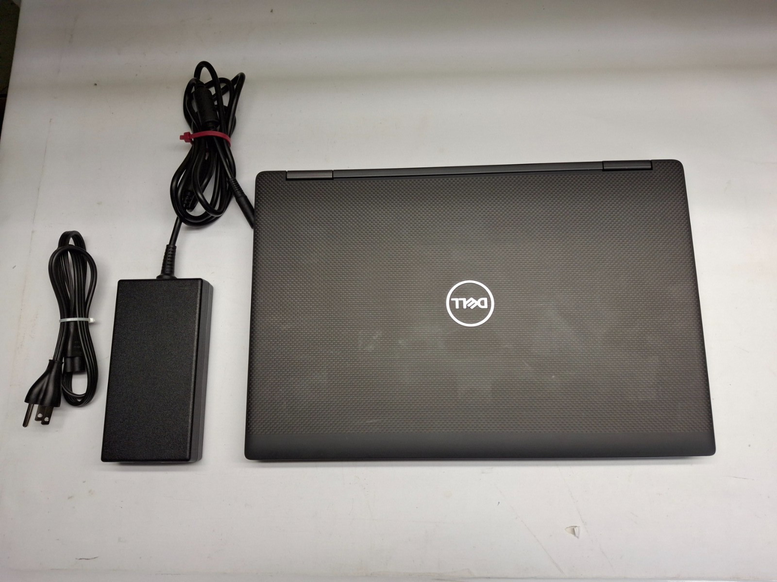 Dell Precision 7540 15.6″ Laptop Core i7-9750H 32GB RAM 256GB SSD Webcam T1000