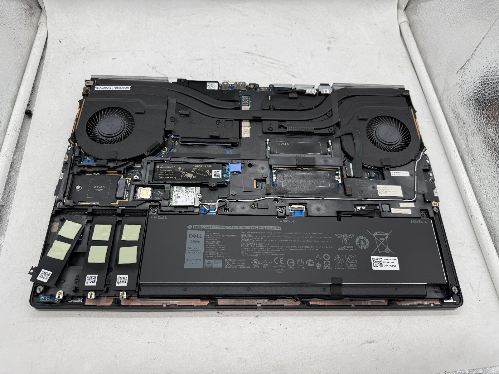 Dell Precision 7750 I7-10850H Nvidia Quadro T1000, No SSD Bios LOCK