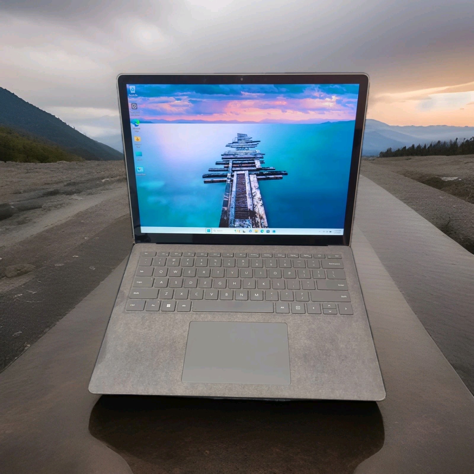 Microsoft Surface Laptop 4 1950 13.5″ | 2.60GHz Core i5-1145G7 | 8GB | 256GB SSD