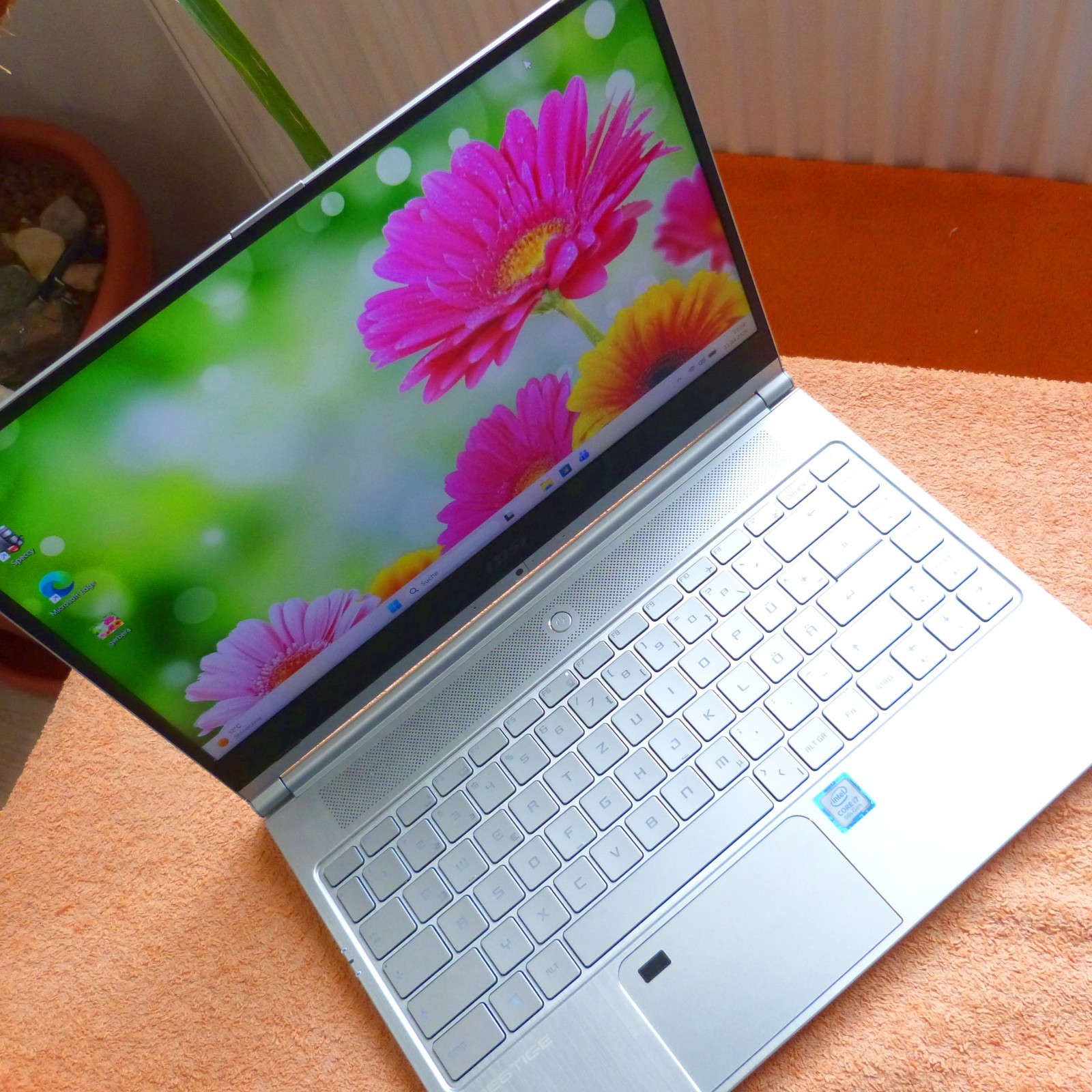 MSI Prestige 14 PS42 FULLHD RGB ULTRABOOK METAL l SSD Windows 11 I i7 8G NVIDIA