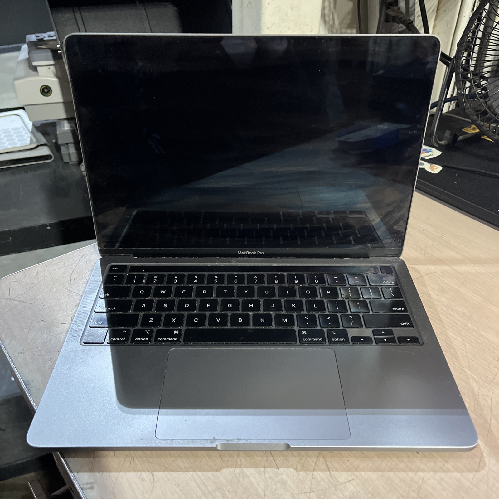 APPLE MACBOOK PRO “M1″ 8 CPU/8 GPU 13” 3.2GHZ 8GB RAM 256SSD