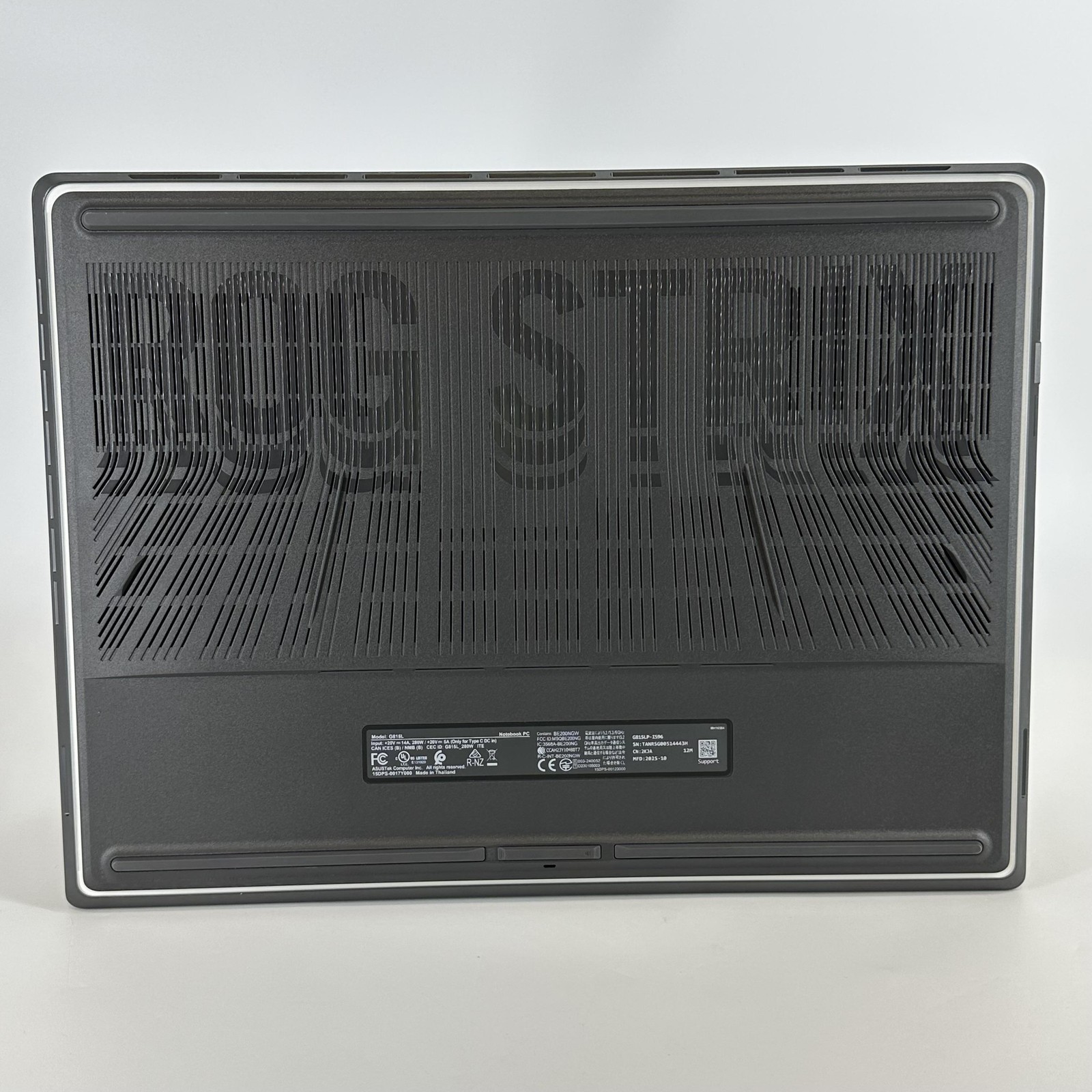 Asus ROG Strix G18 G815 240Hz QHD+ 2.7 GHz Ultra 9 275HX 64GB 2TB SSD RTX 5070