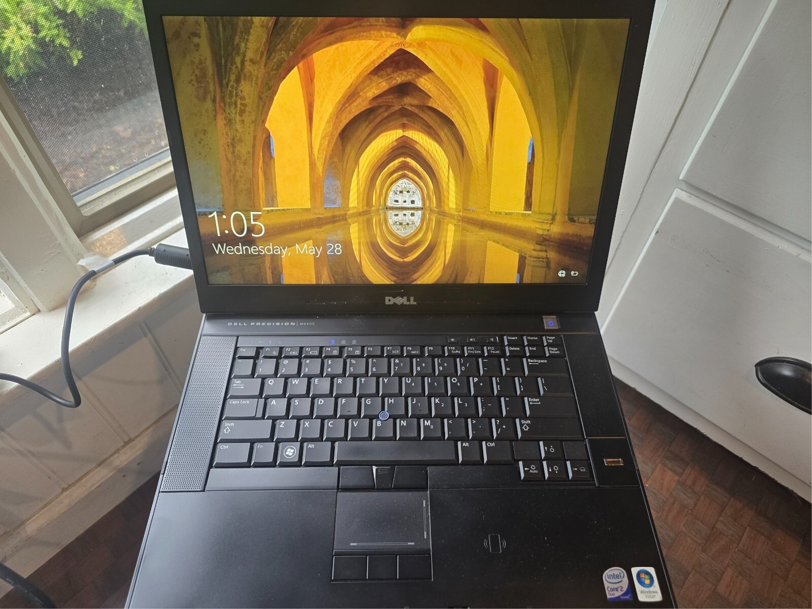 Dell Precision M4400 15″ Laptop 4GB 150GB Windows 7 FX770M Docking Station