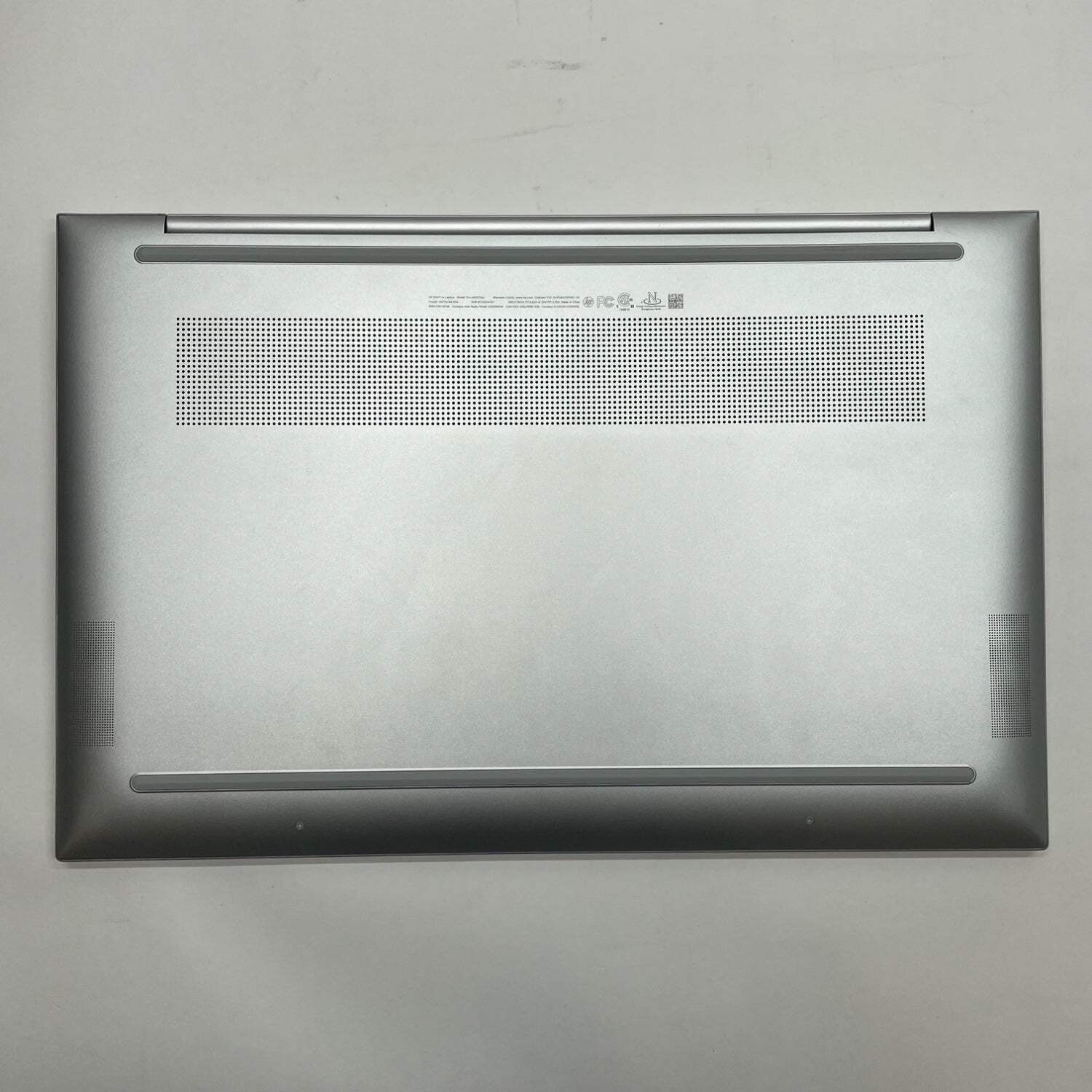 HP Envy 17M-CH0013DX 17.3″ i7-1165G7 2.8GHz 12GB RAM 512GB