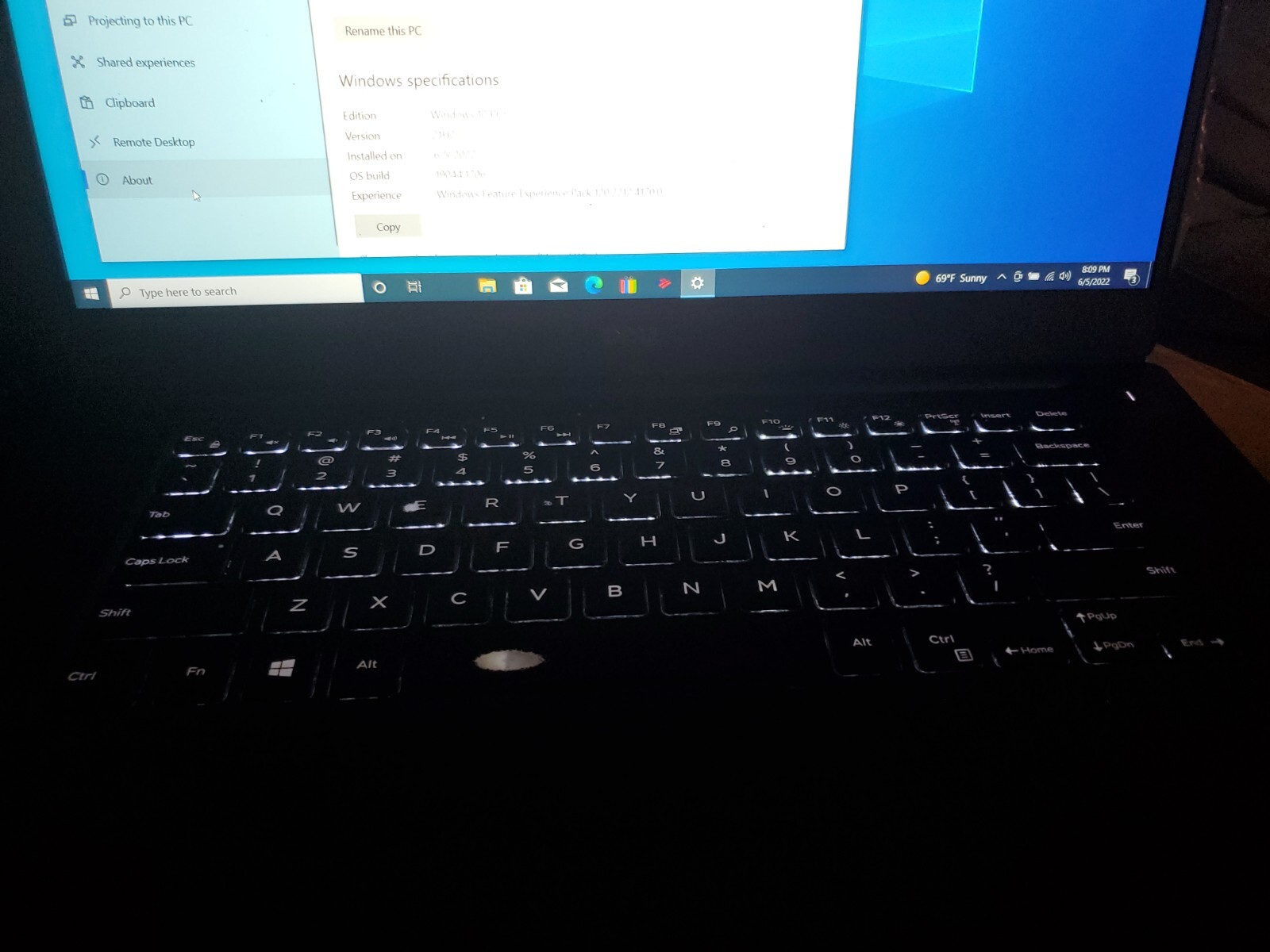Dell XPS 15-9560 15″ Intel Core i3 7th gen 8Gb RAM 500GB, 32gb hd