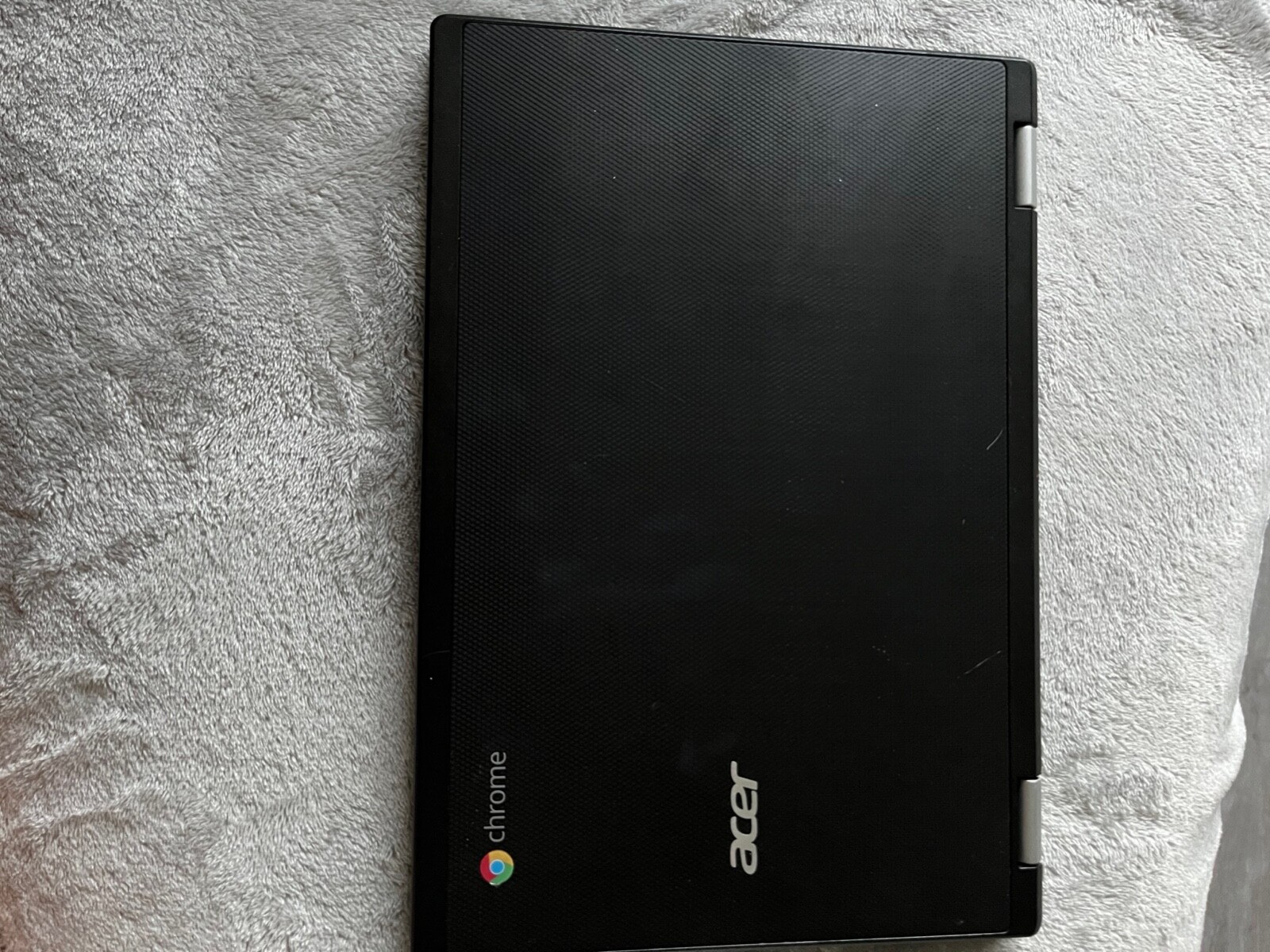 chromebook touchscreen laptop (used) in black 12 inches FOR HALF THE PRICE